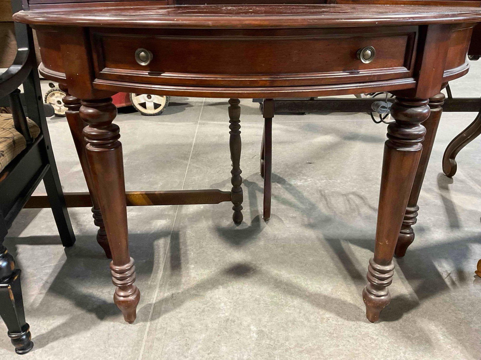 Seven Seas by Hooker Furniture Vintage Style Mahogany Wood Finish Oblong Writing Desk. See pics. - 7