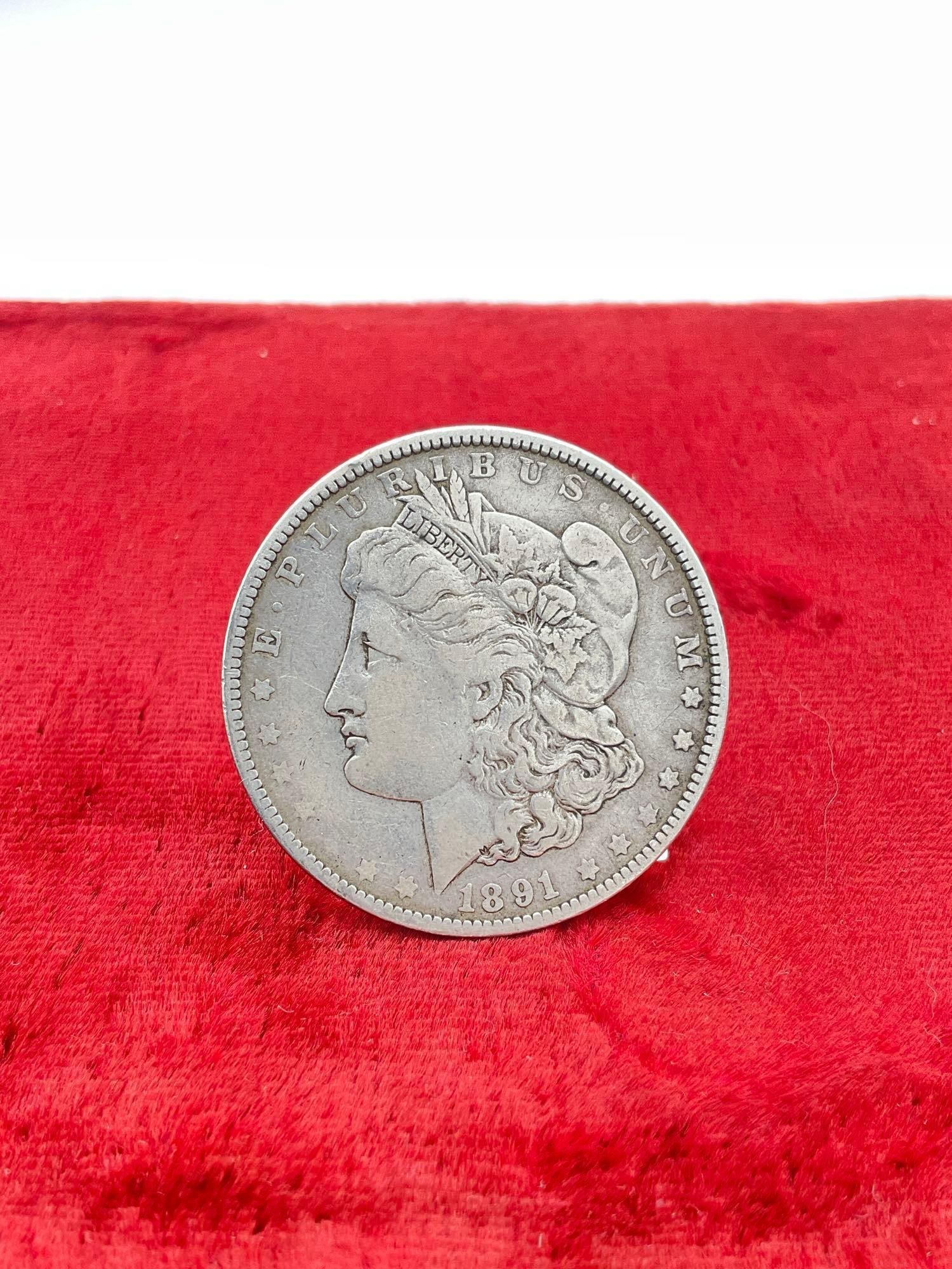 Antique 1891 Silver Morgan Dollar coin is in good condition see pics: C-5880