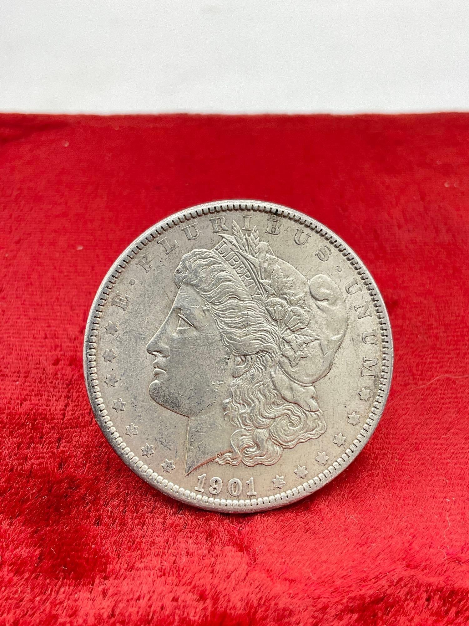 Antique 1901-Silver Morgan Dollar coin is in nice condition see pics (1 of 2)