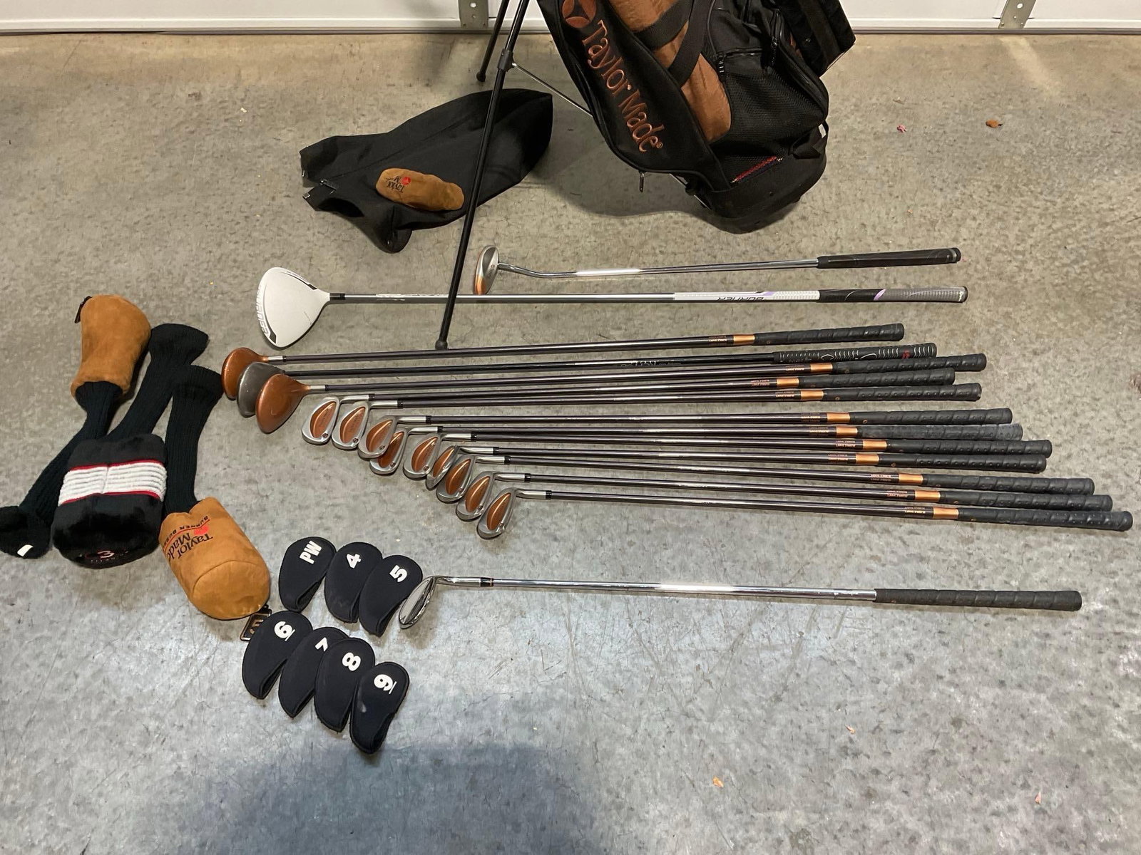 Taylor Made Golf Club Set, & Bag, Umbrella, & Head Covers, Callaway Great Big Bertha Driver & more - 2