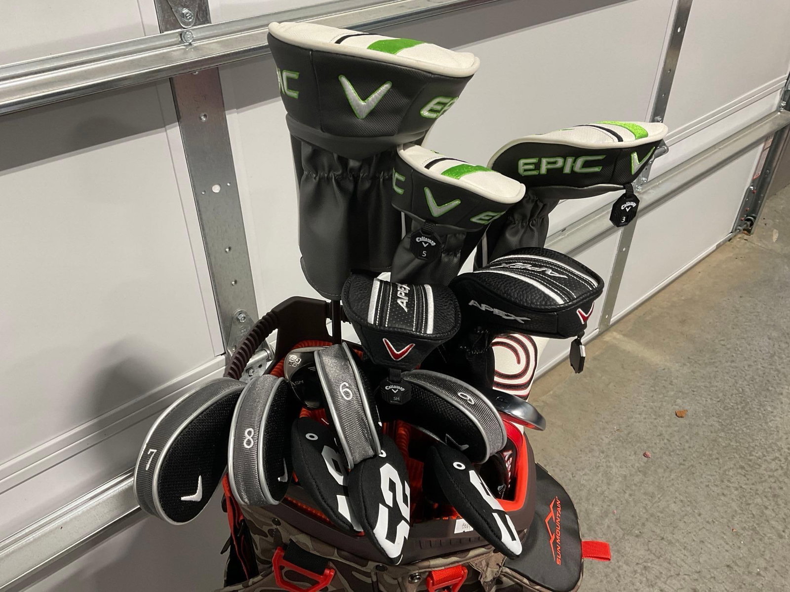 Callaway Driver, Wood & Irons Set w/Sun Mountain Golf Bag Duck Hunter, lots of accessories as well - 4