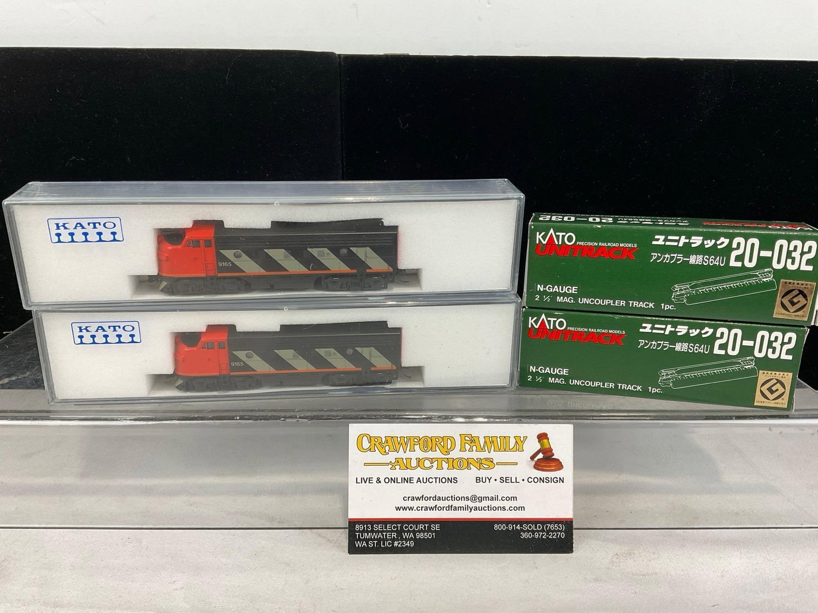 2x Kato EMD F7 9165 Engines, N Gauge trains & 2x Kato 2-1/2 Mag. Uncoupler tracks, N-Gauge (1 of 6)
