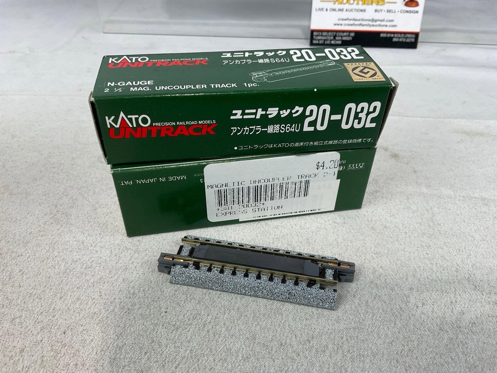 2x Kato EMD F7 9165 Engines, N Gauge trains & 2x Kato 2-1/2 Mag. Uncoupler tracks, N-Gauge - 2