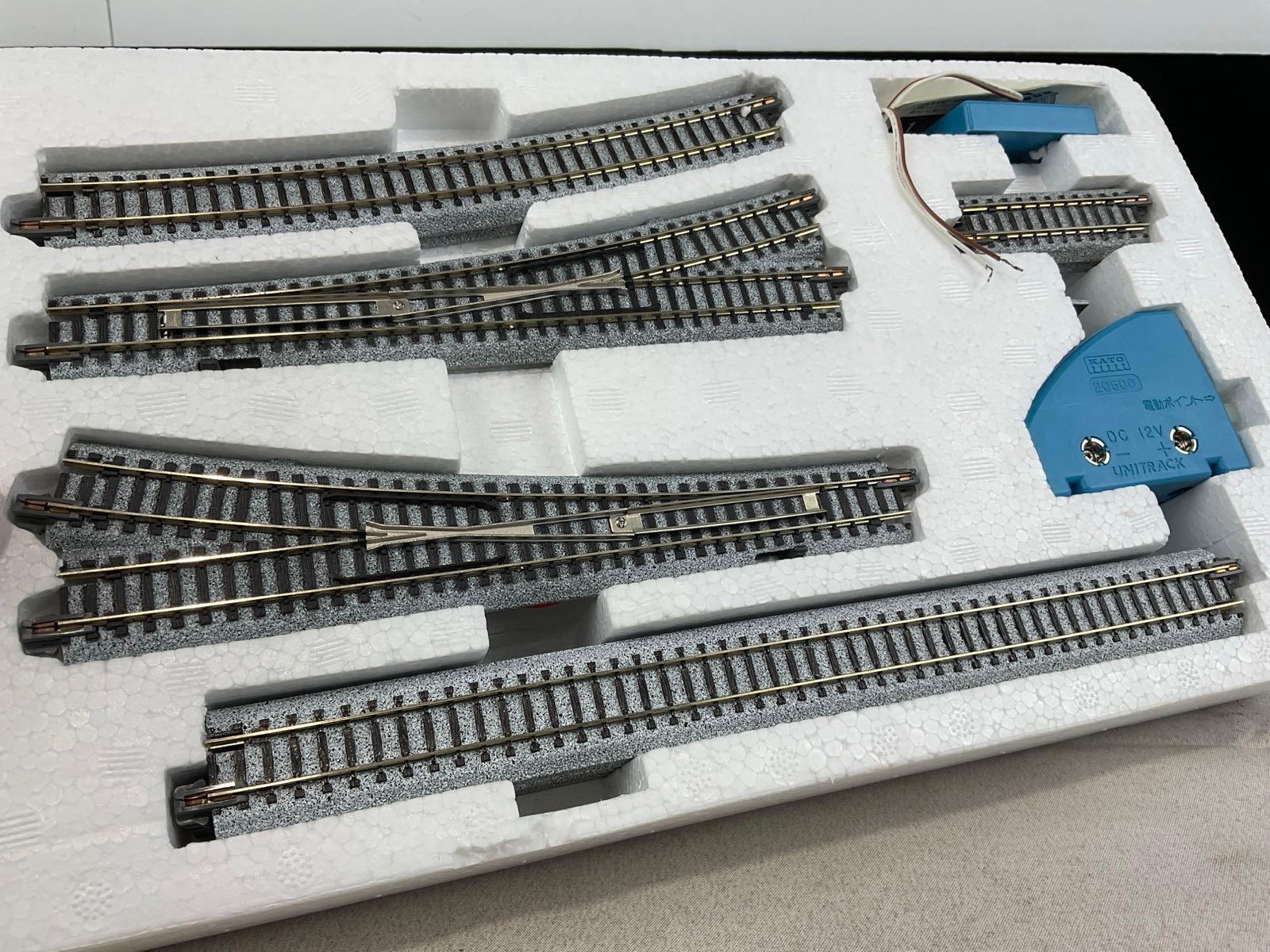 Kato Unitrack 2 Sets, 20-831 K1 Standard Set & 20-832 K2 electric turnout set, N-Gauge size - 8