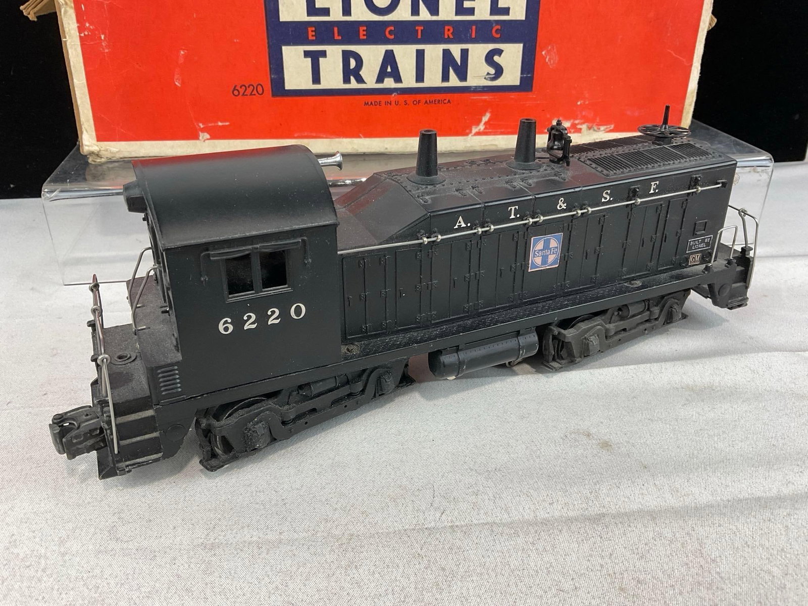 Vintage 1950s Lionel Electric Train, A.T.& S.F. #6220, O-Scale Locomotive w/box - 5