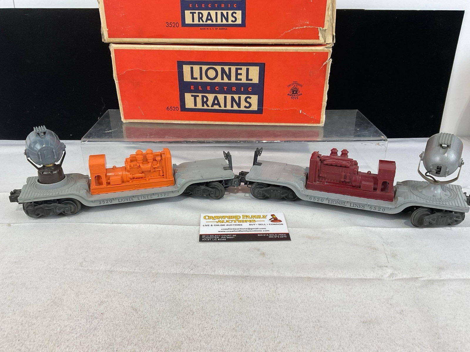 2 1950s Lionel Electric Trains O-Scale, Searchlight Flatcars, 3520 Yellow & 6520 Maroon Generators - 5