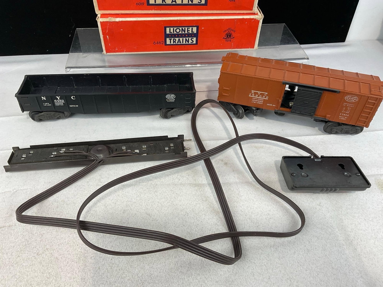 O-Gauge Lionel Electric Trains 3464 NYC Boxcar, 6019 Remote Uncoupler & 6462 NYC Gondola Car w/bo... - 5