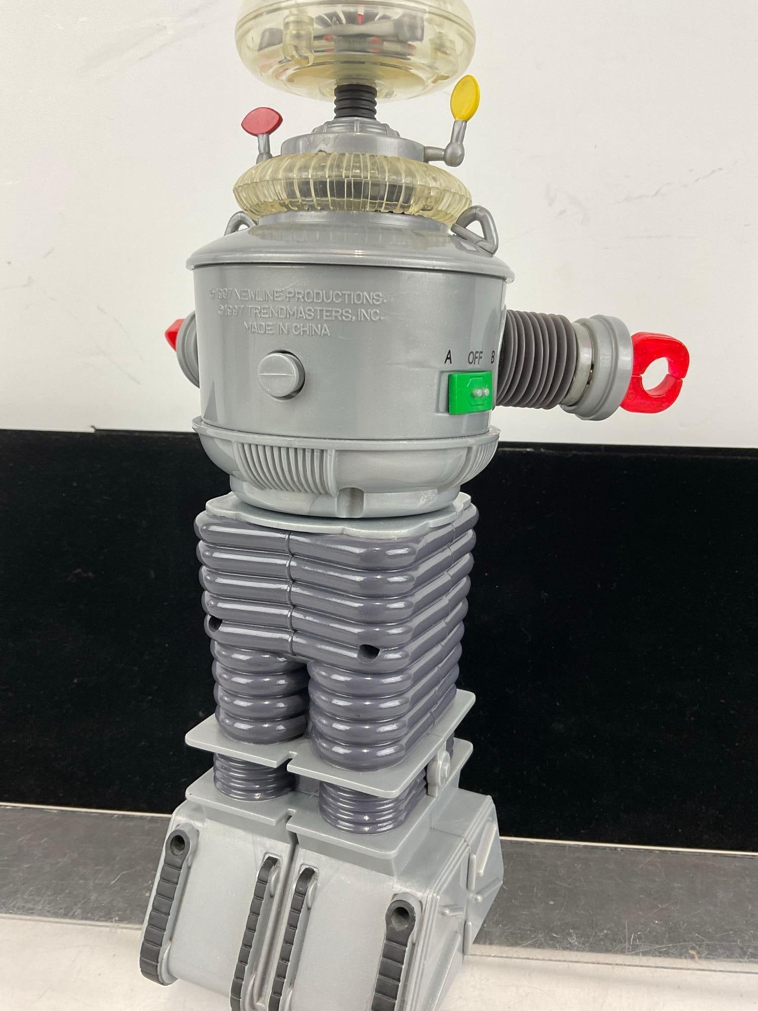 Lost In Space Robot Figure, 1997 Newline Prod. Trendmasters, 11h x 9w x 5d - 3