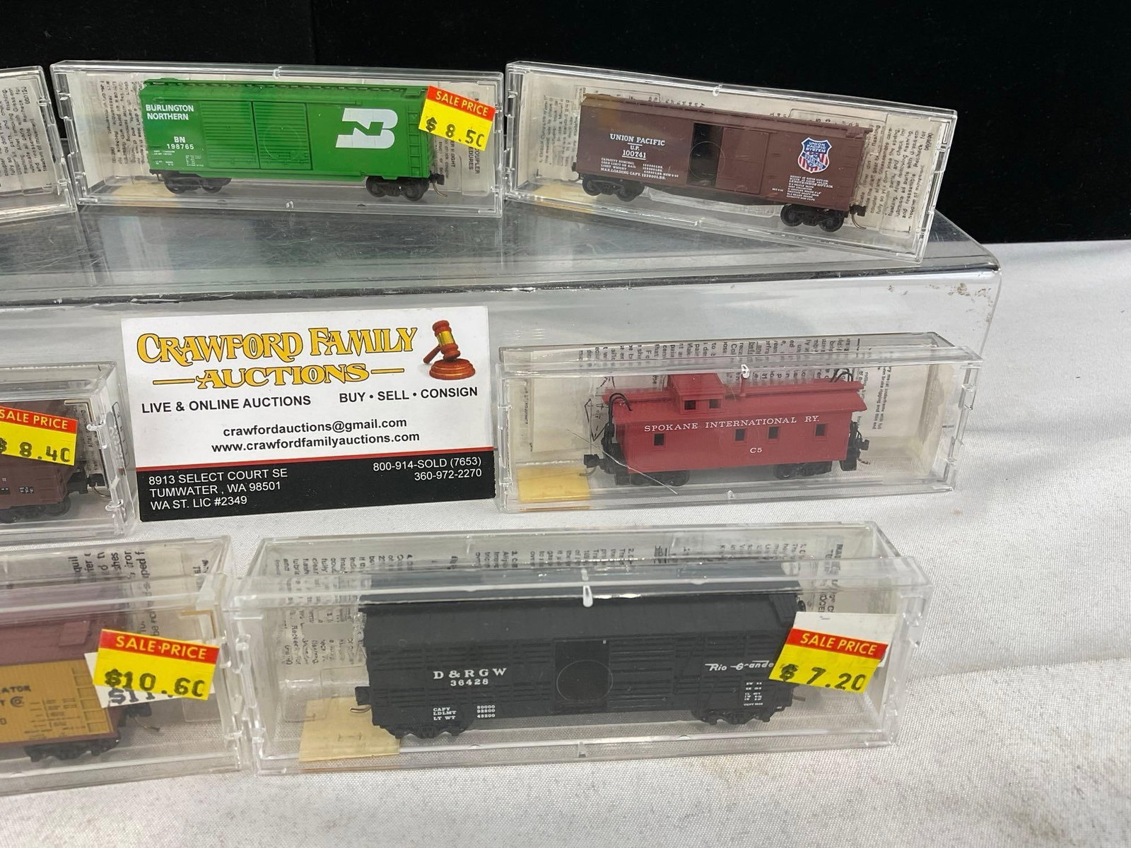 7 Micro-Trains Figures, small scale, Boxcars, Stockcars, Wood Sheathed Boxcar & Cabooses - 3