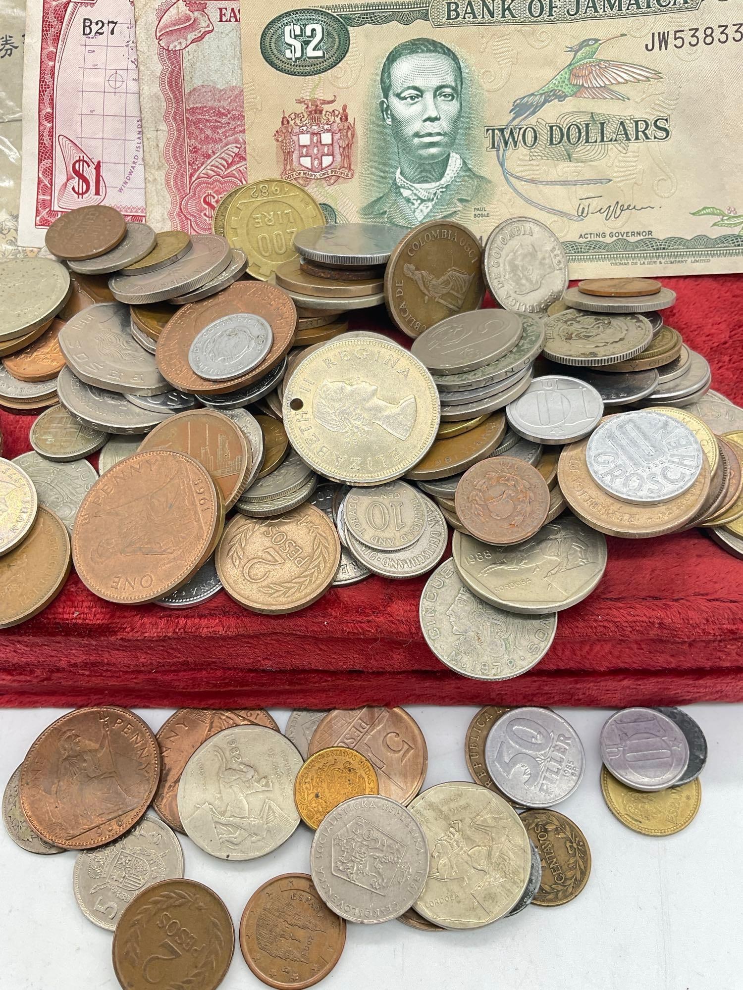Large selection of foreign Currency and coins from around the world. - 4