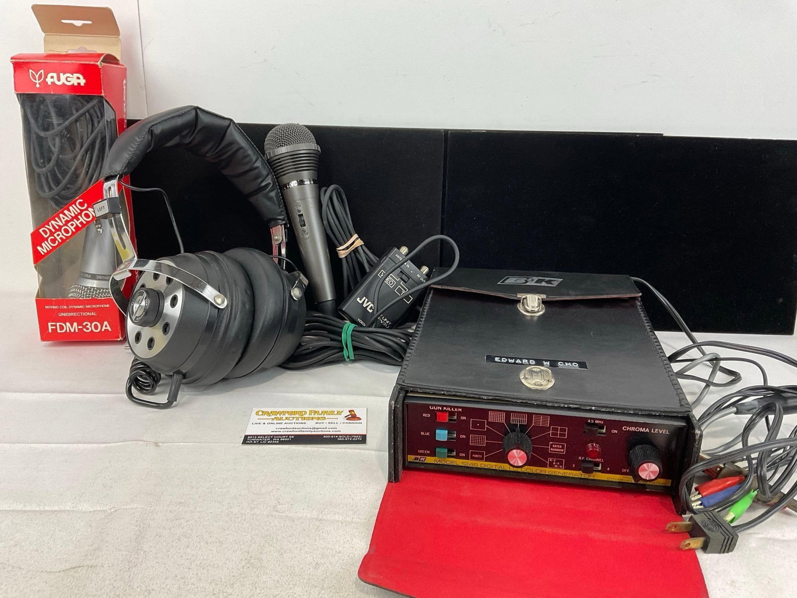 B&K Model 1246 Digital LG Color Generator, FUGA FDM-30A Mic, Soundesign model 338, JVC RF Unit: Appears to be in good shape. The piece measures approx 11h x 12w x 9d inches. See pics. E-5830