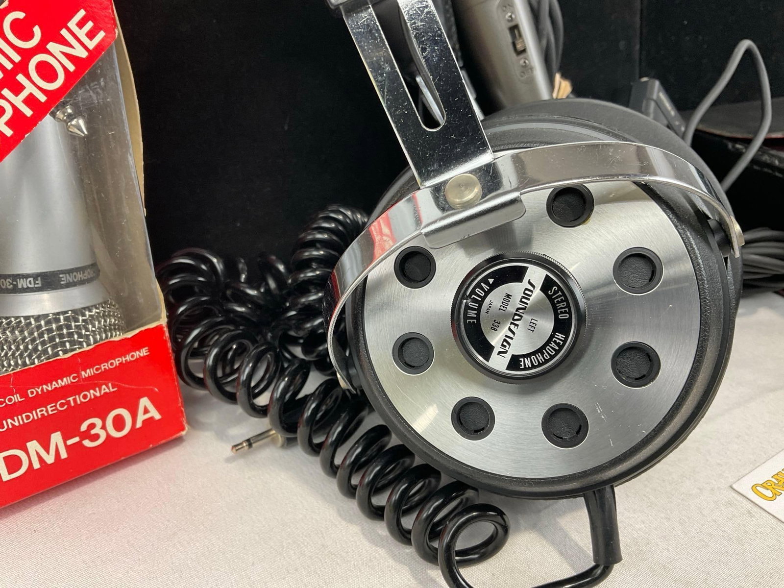 B&K Model 1246 Digital LG Color Generator, FUGA FDM-30A Mic, Soundesign model 338, JVC RF Unit - 5