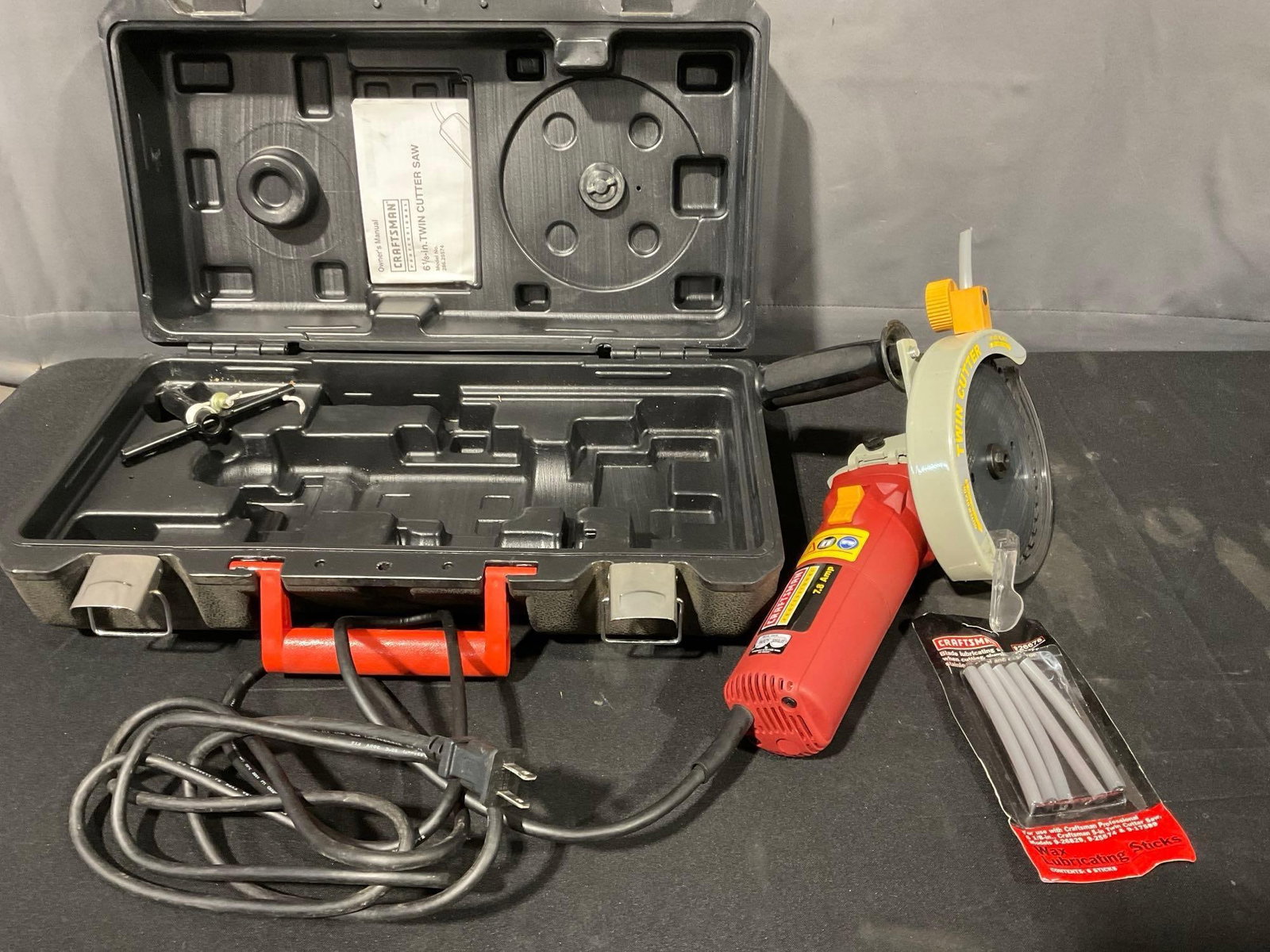Craftsman Twin Cutter Saw model 286.25574, w/ Wax lubrication in case (1 of 4)