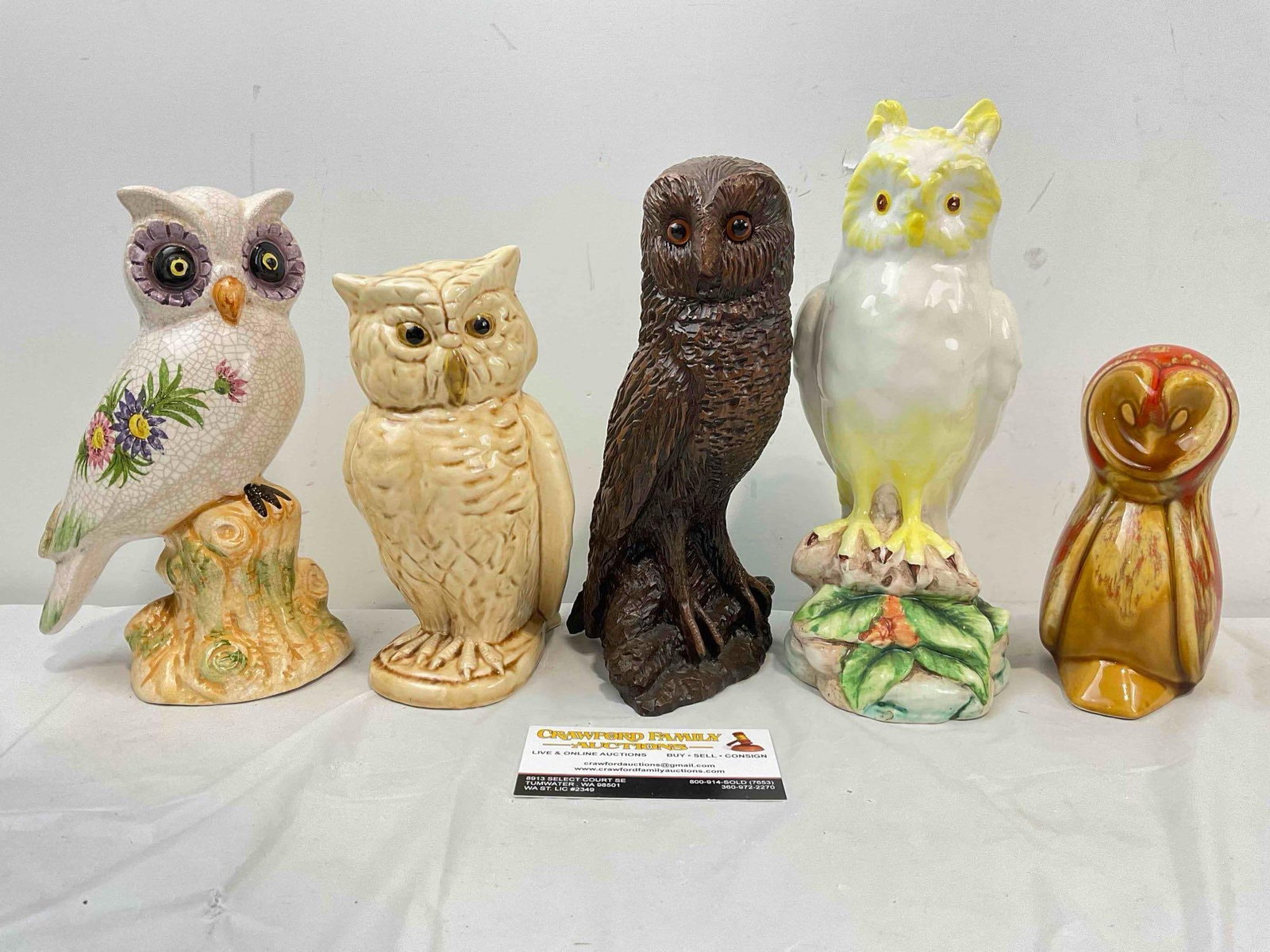 5 pcs Vintage Owl Figurines, incl. 4x Ceramic & 1x Carved Wood. Good Condition. See pics.: 5 pcs Vintage Owl Figurines, incl. 4x Ceramic & 1x Carved Wood. Good Condition. Minor wear indicative of age and wear, otherwise looks to be in good condition. 1x Italian and 2x Japanese. Largest 