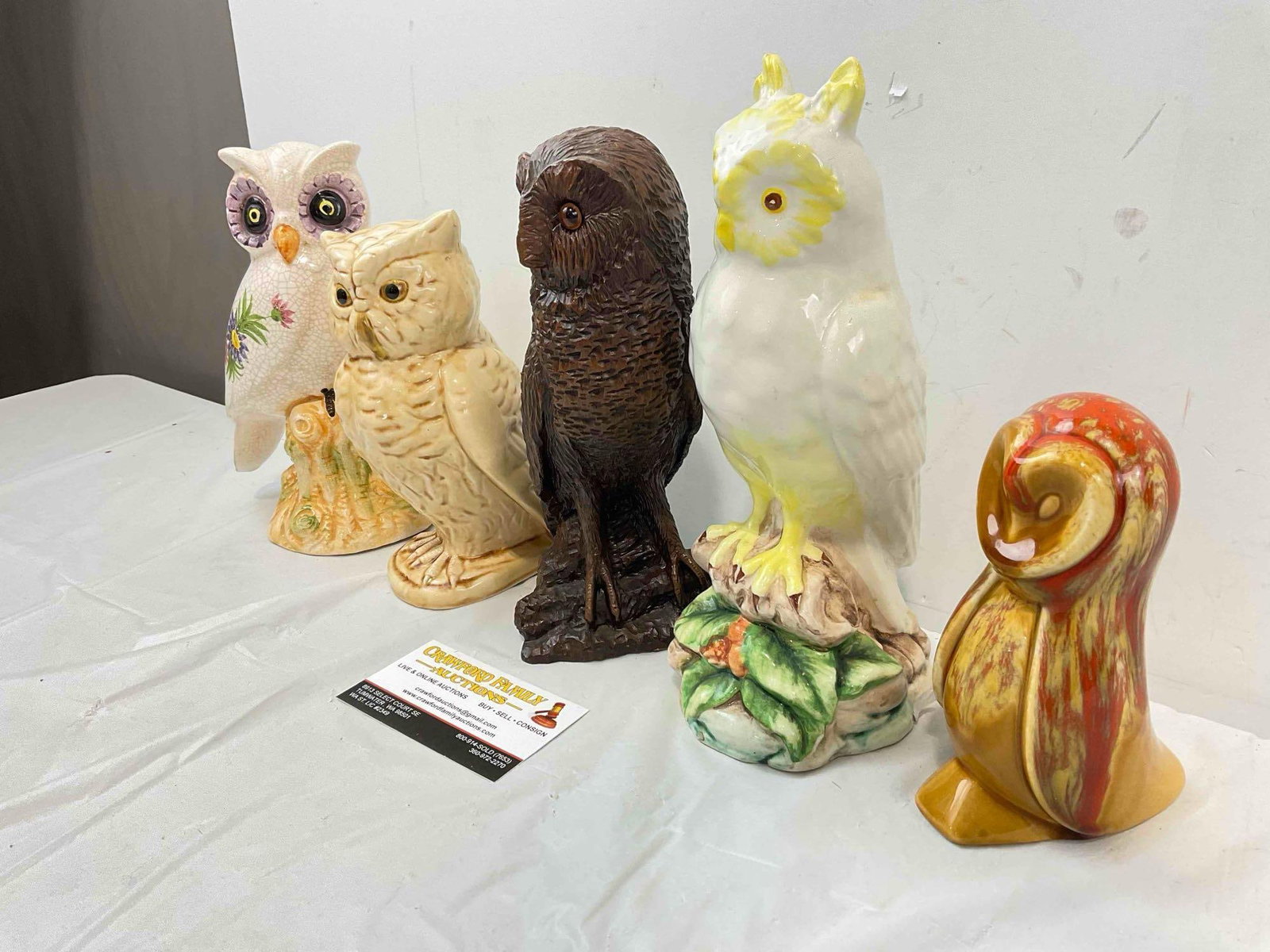 5 pcs Vintage Owl Figurines, incl. 4x Ceramic & 1x Carved Wood. Good Condition. See pics. - 2