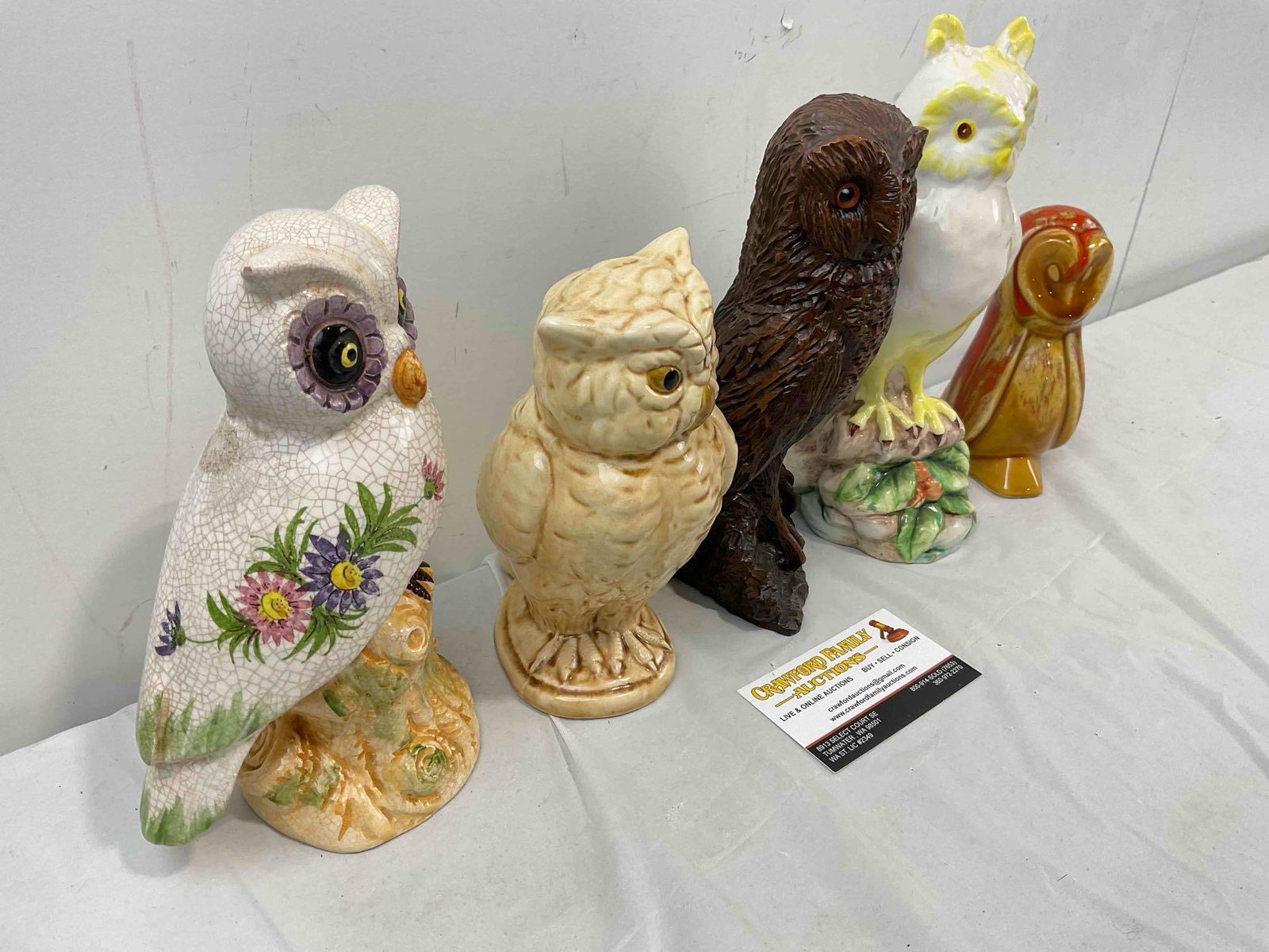 5 pcs Vintage Owl Figurines, incl. 4x Ceramic & 1x Carved Wood. Good Condition. See pics. - 3