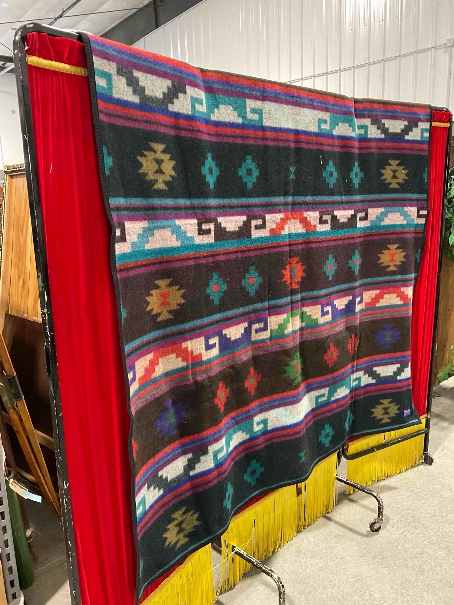 Beaver State by Pendleton Wool & Cotton Blend Throw Blanket w/ Southwestern Design. See pics. - 2