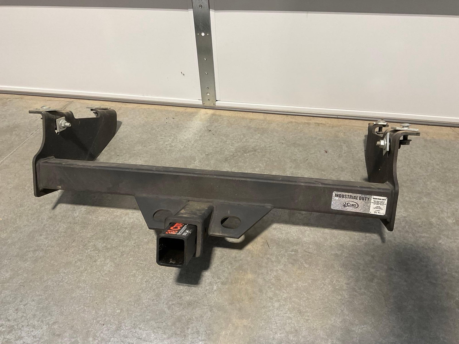 Curt Industrial Duty Class V Trailer Hitch, 18k lbs gross trailer, Max Tongue 1.8k lbs: Appears to be in fair to good shape. The piece measures approx 12h x 43w x 40d inches. See pics. E-5600 *Freight Required if shipped, Buyer Arranged/Responsibility*