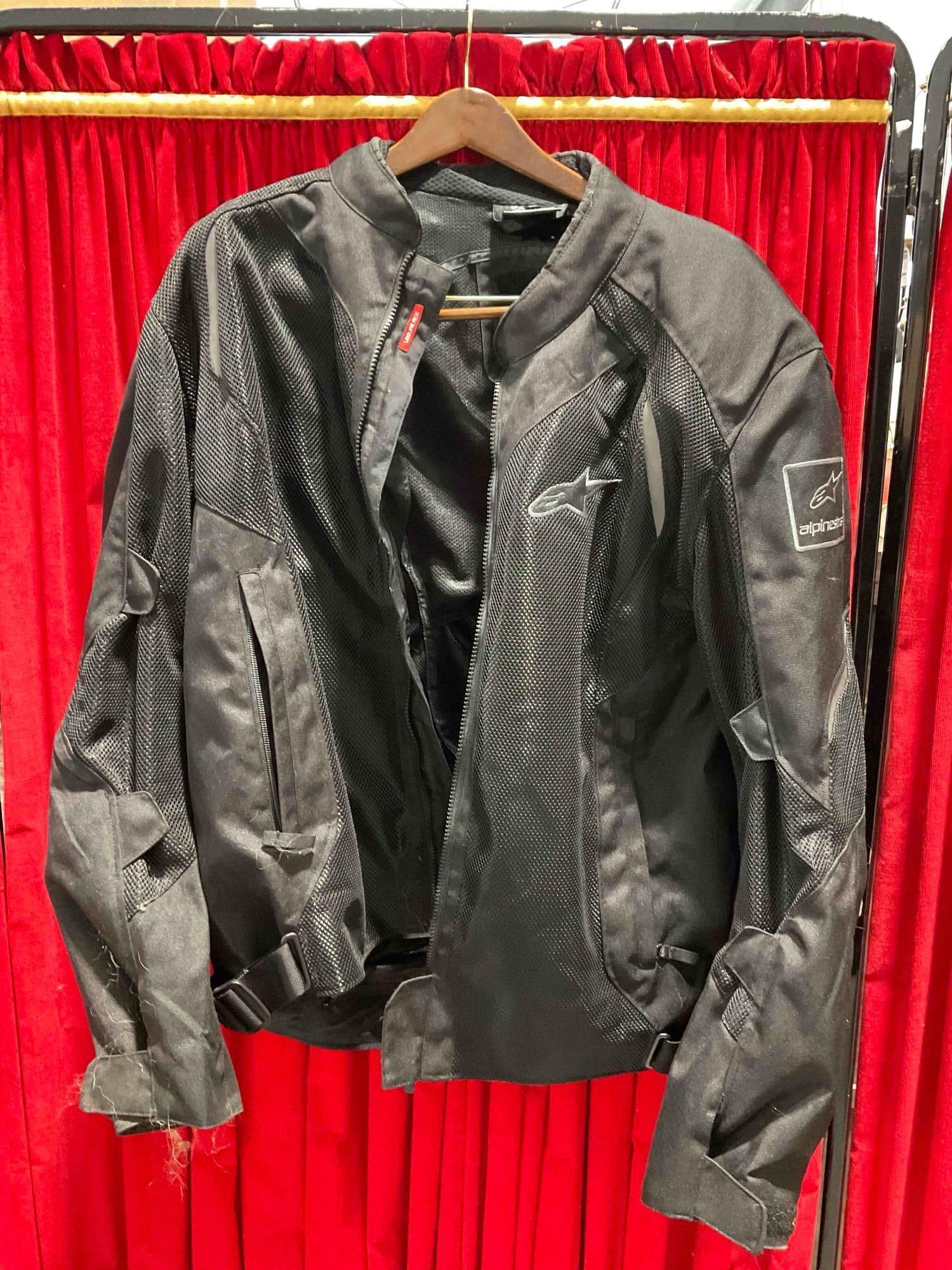 Alpinestars Wake Air Motorcycle Jacket Model OA 13680 Size 3XL. Good Condition. See pics.: Alpinestars Wake Air Motorcycle Jacket Model OA 13680 Size 3XL. Good Condition. Piece has minor dirt and wear indicative of age and use, otherwise looks to be in good condition. Measures 24" x 34" x