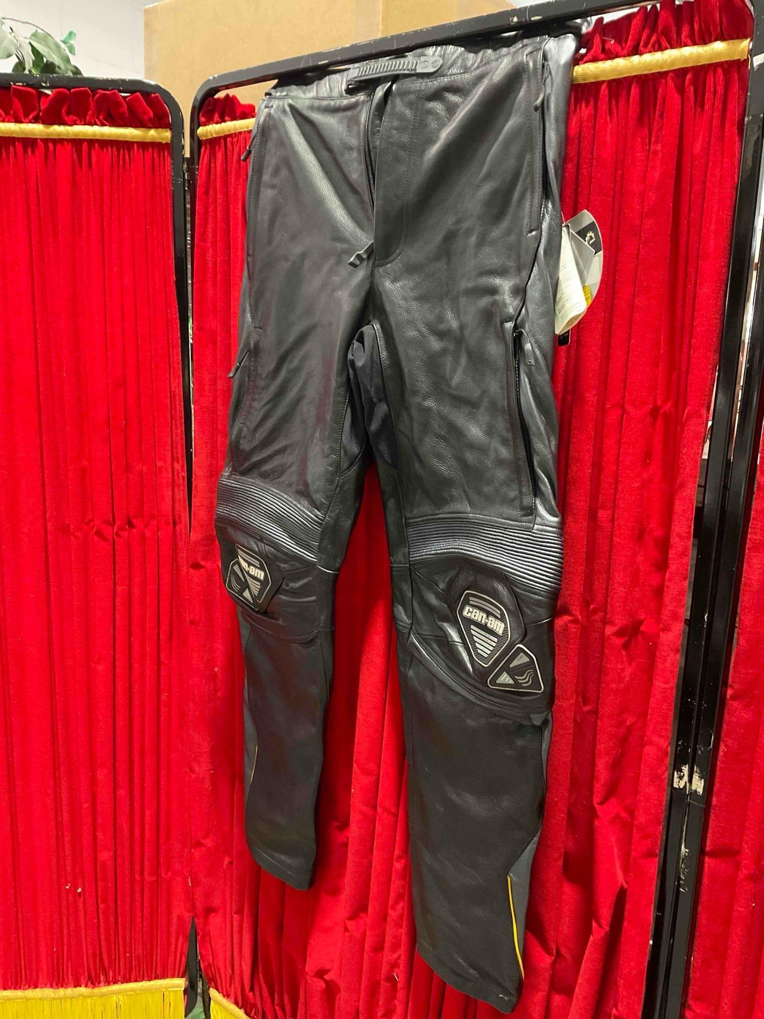 Can-Am Men's Black Leather Motorcycle Pants Size L, LNWT. Good Condition. See pics. - 2