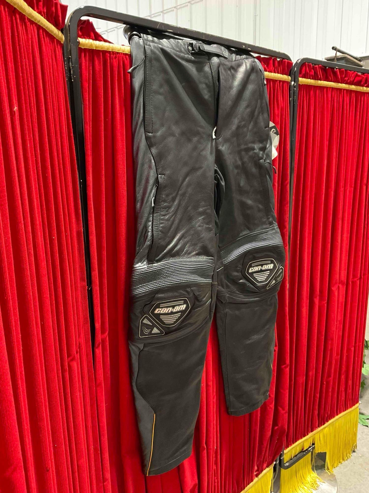 Can-Am Men's Black Leather Motorcycle Pants Size L, LNWT. Good Condition. See pics. - 3