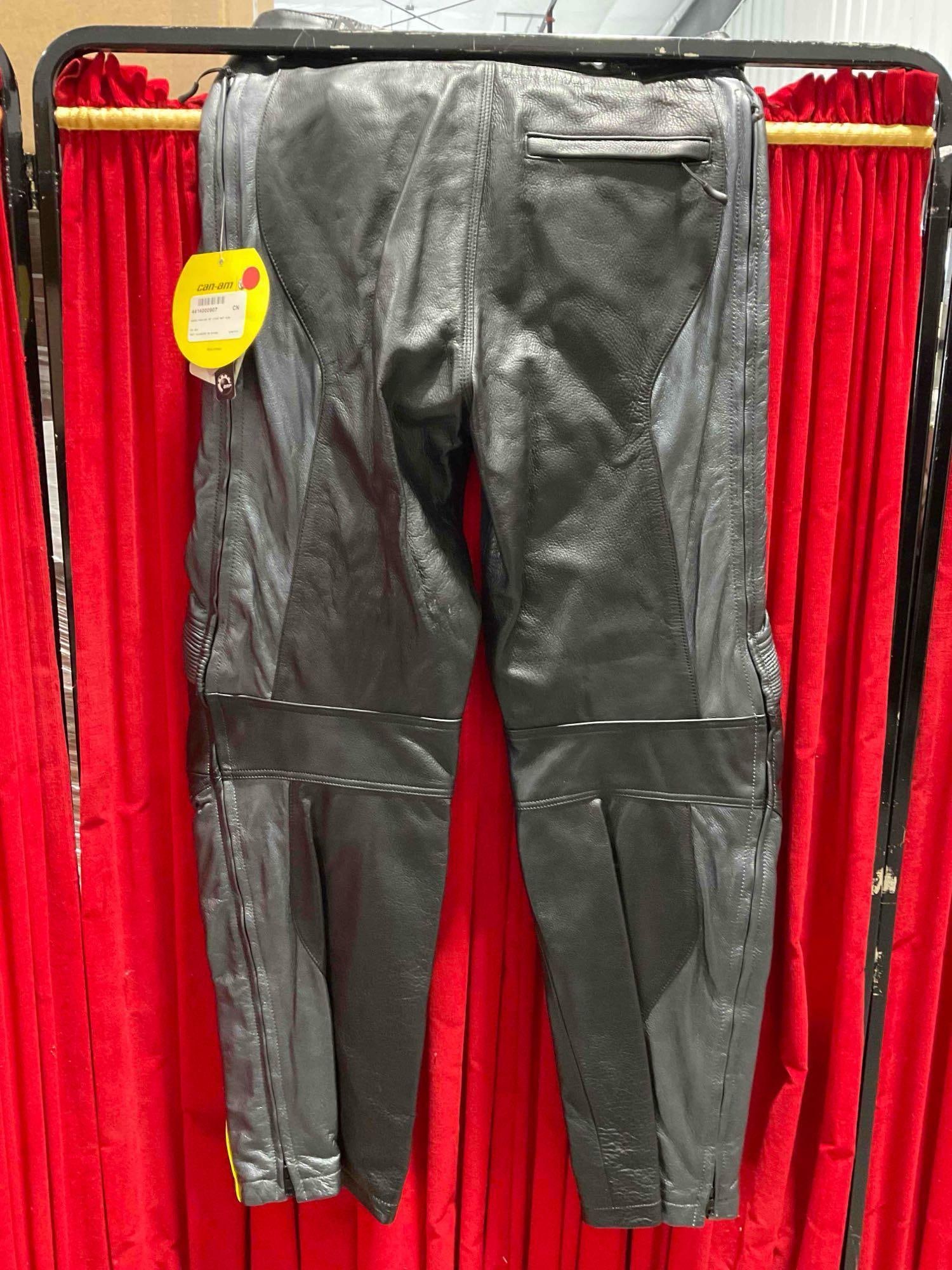Can-Am Men's Black Leather Motorcycle Pants Size L, LNWT. Good Condition. See pics. - 7