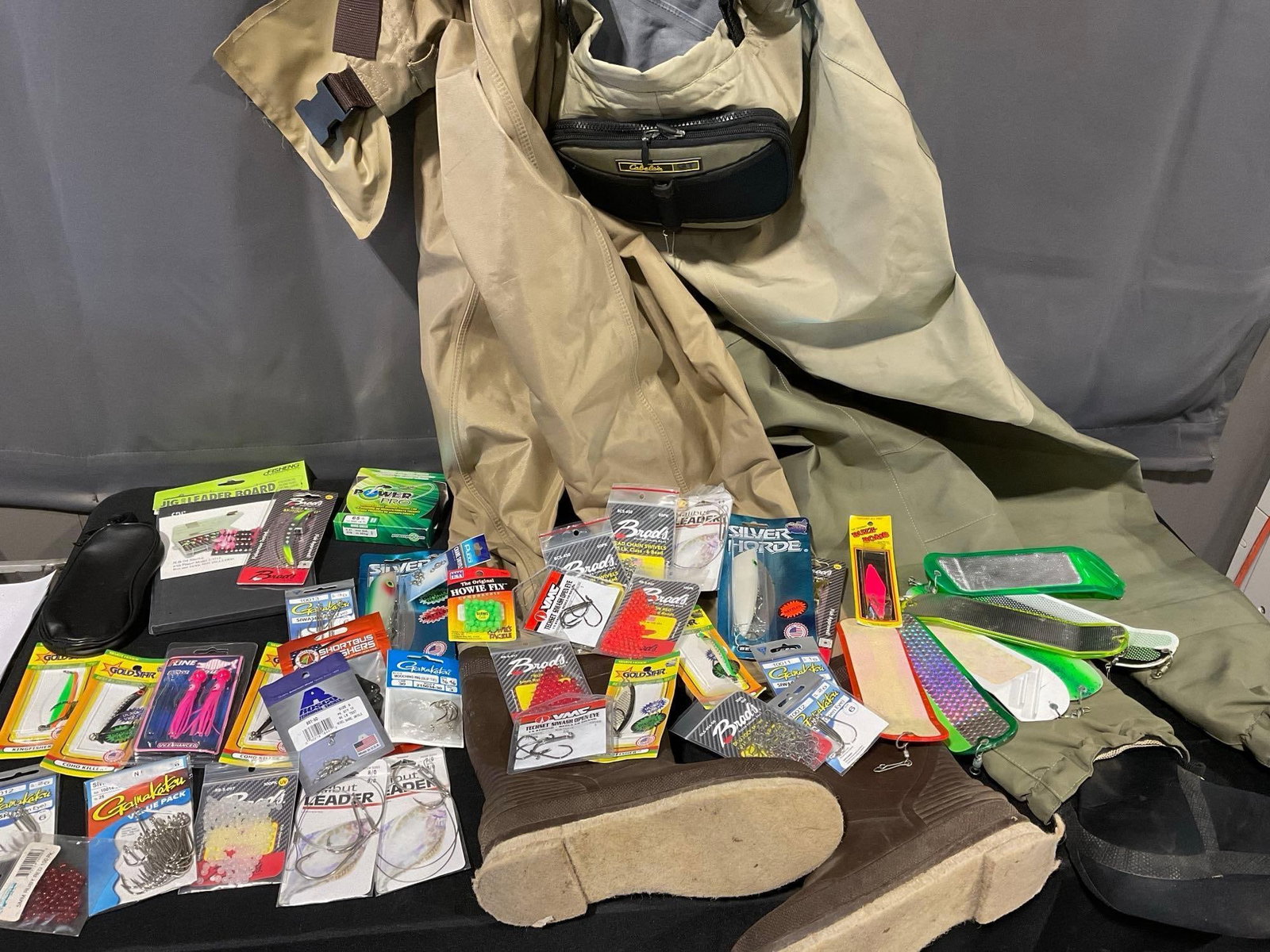 Fishing Supplies, Lures, Hooks & more & 2 Pairs of Waders, Medium Size, Cabelas (1 of 4)