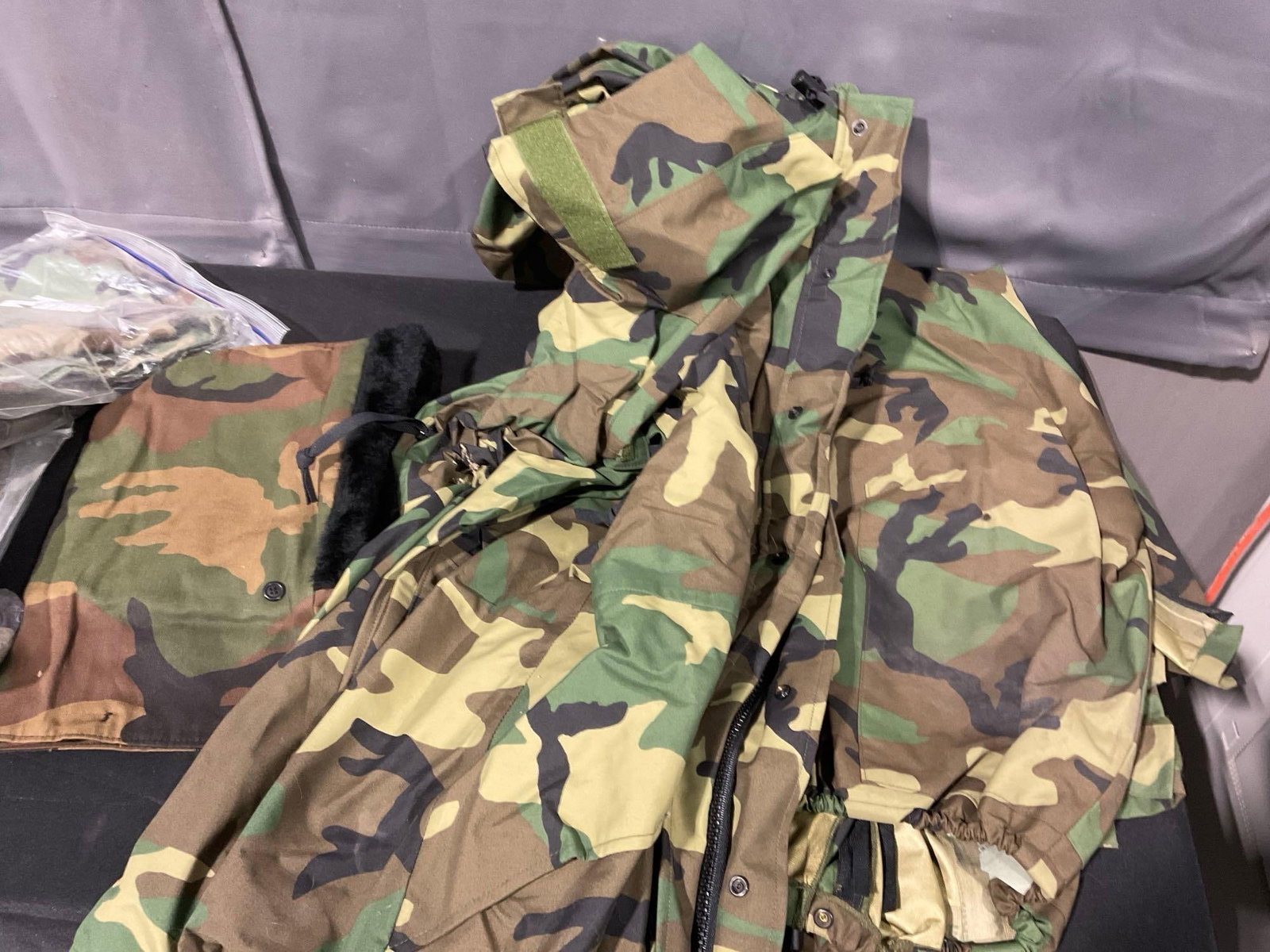 US Military Woodland Camo 1990s, Clothes, Cold Weather Coat, Cold Weather Parka & More - 6