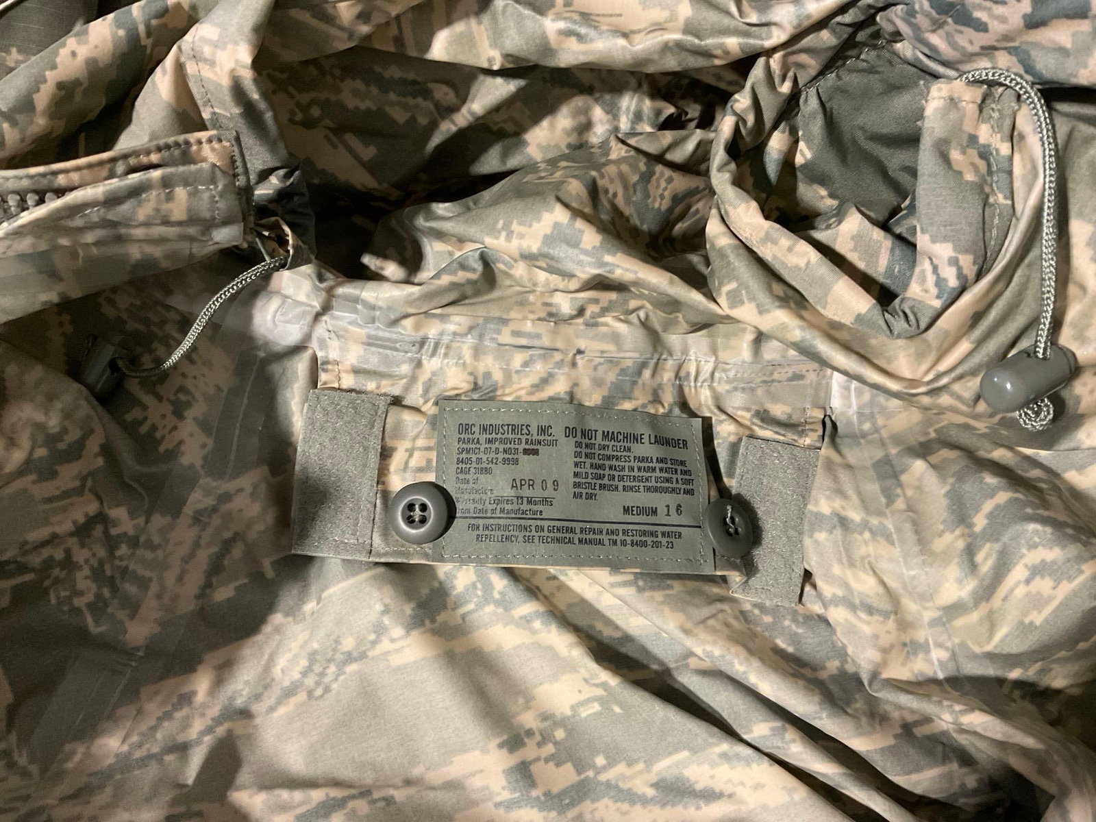 Air Force digital camo Fatigues, Several Utility Coat & Trousers, Size Medium & 34S - 8