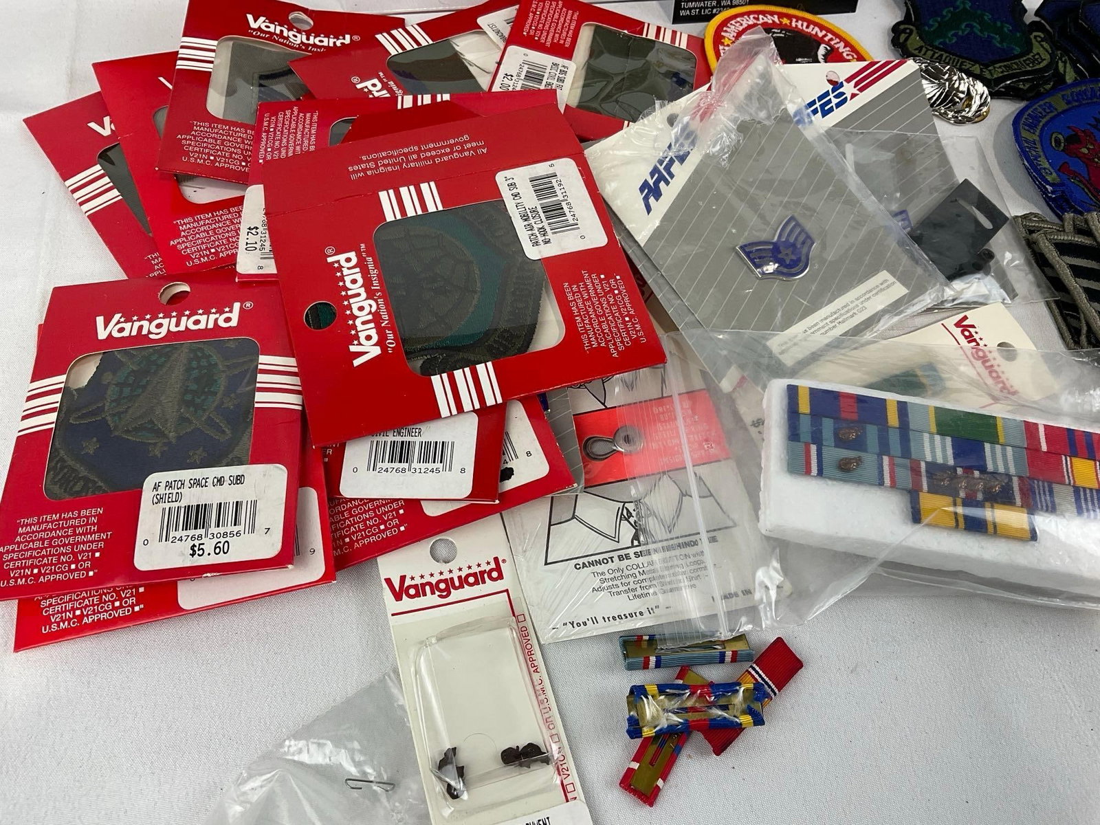 Large Collection of MIlitary Insignia, Pins, Patches & more, Air Force Memorabilia - 2