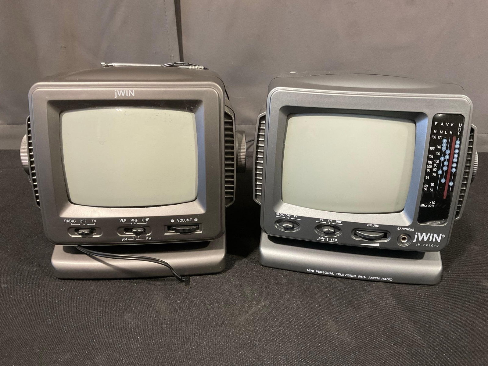 2x JWIN 5 inch Black & White TV Radio Receiver, model JV-TV1010 (1 of 2)
