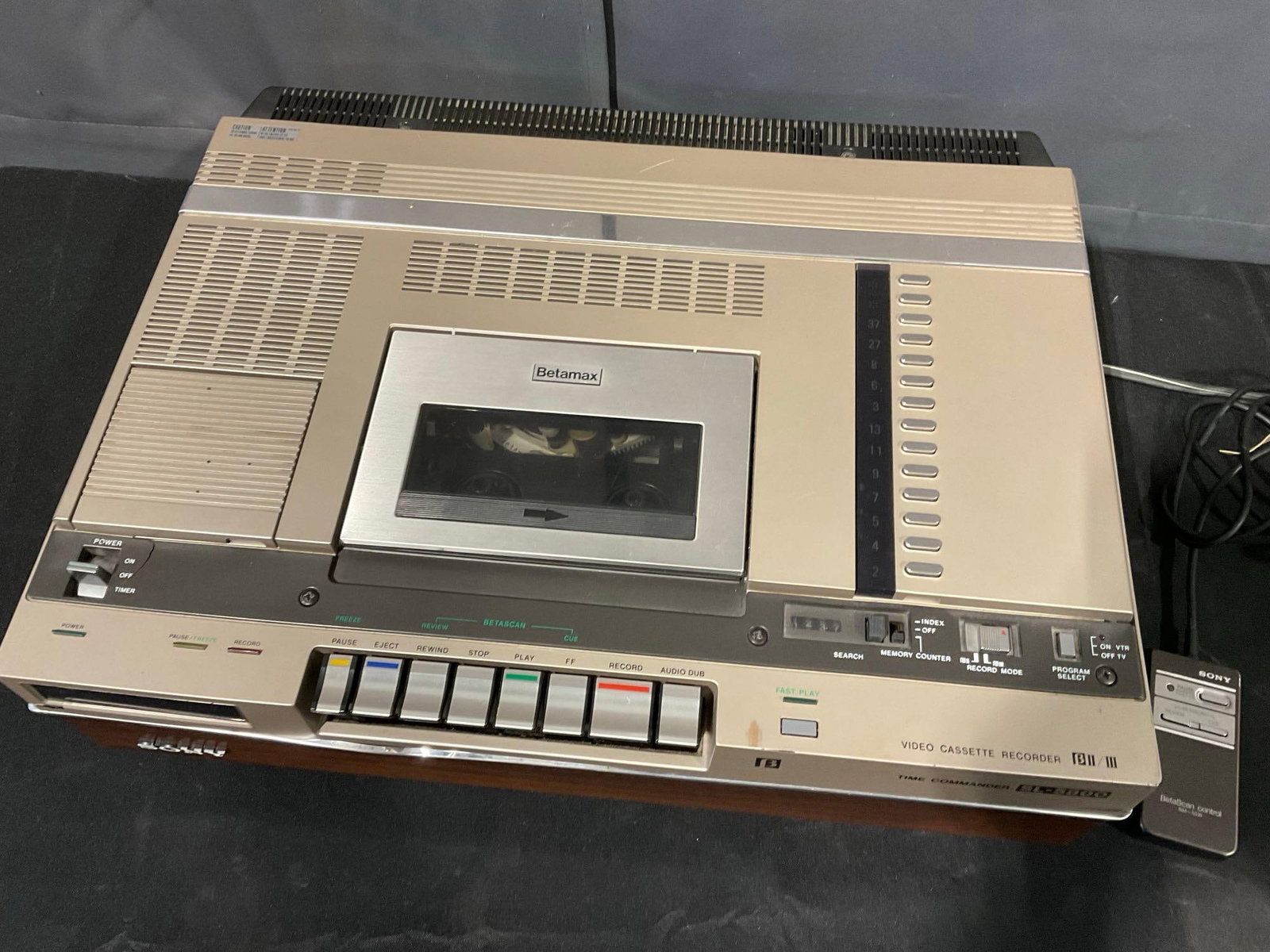 Sony Betamax SL-5800 Videocassette Recorder w/Remote, 8h x 20w x 16d inches - 5