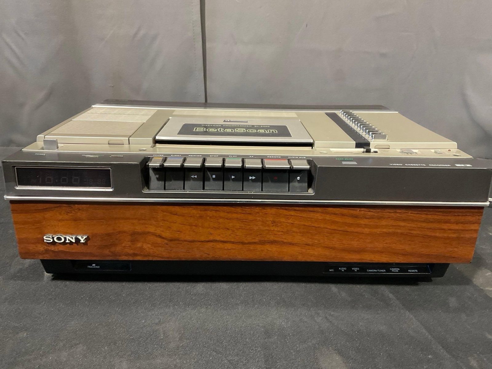Sony Betamax model no SL-5400 Videocassette Recorder, 8h x 20w x 16d inches: Previously tested & powers on by the consignor 1 year ago. Appears to be in good shape. The piece measures approx 8h x 20w x 16d inches. See pics. E-5830