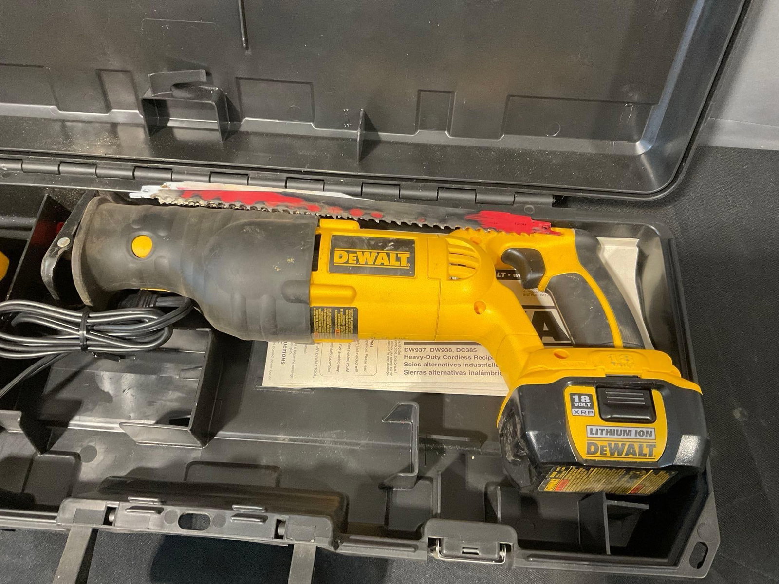 DeWalt DC385 Variable Speed Reciprocating Saw w/Case - 2