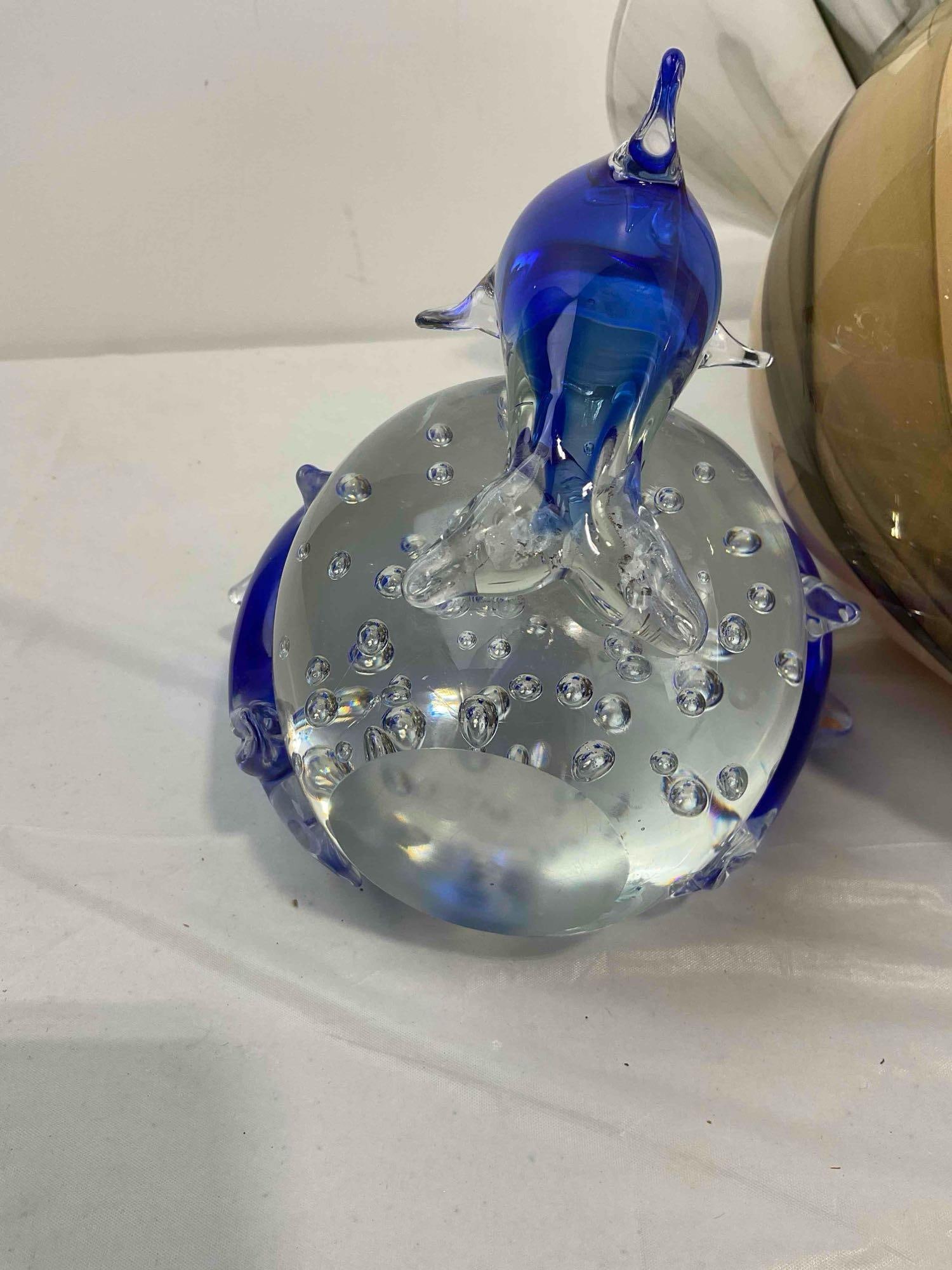3 pcs Decorative Glass Assortment, incl. Dolphins Paperweight & Lighthouse Snowglobe. See pics. - 10