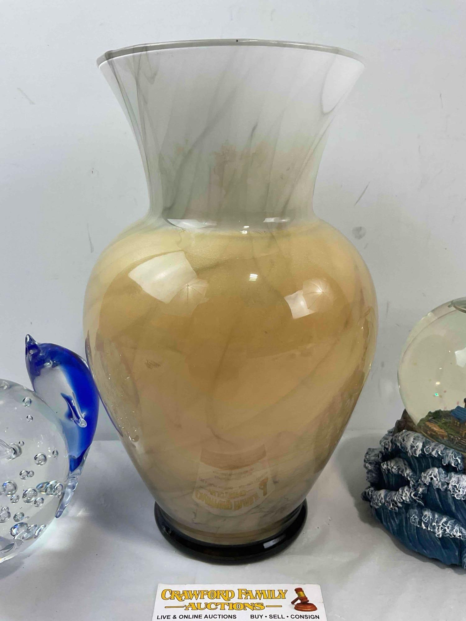 3 pcs Decorative Glass Assortment, incl. Dolphins Paperweight & Lighthouse Snowglobe. See pics. - 4