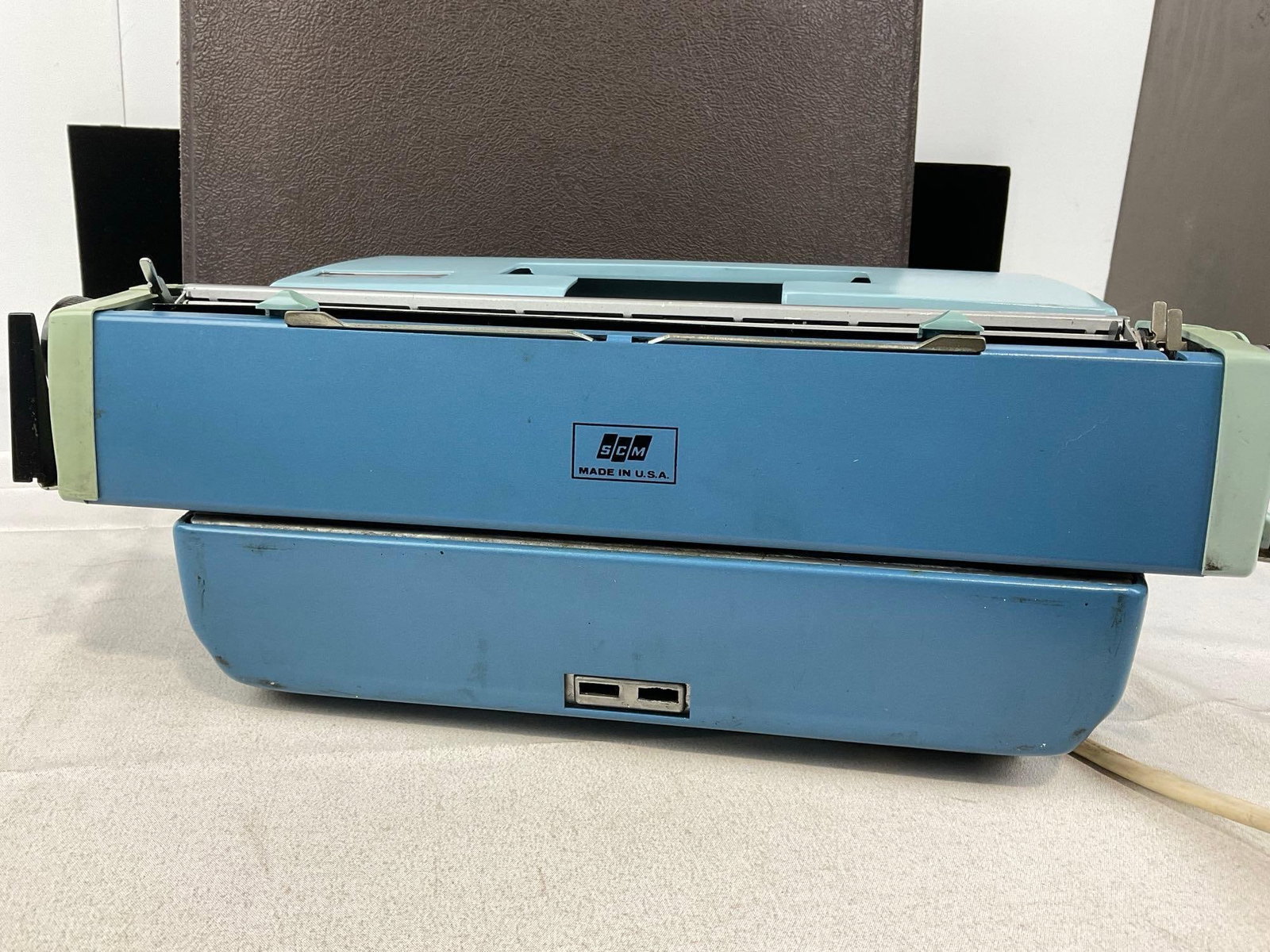 Smith-Corona Coronet--Super 12 Electric Typewriter, Model 6LEA, Korean Hangul Language Writing - 4