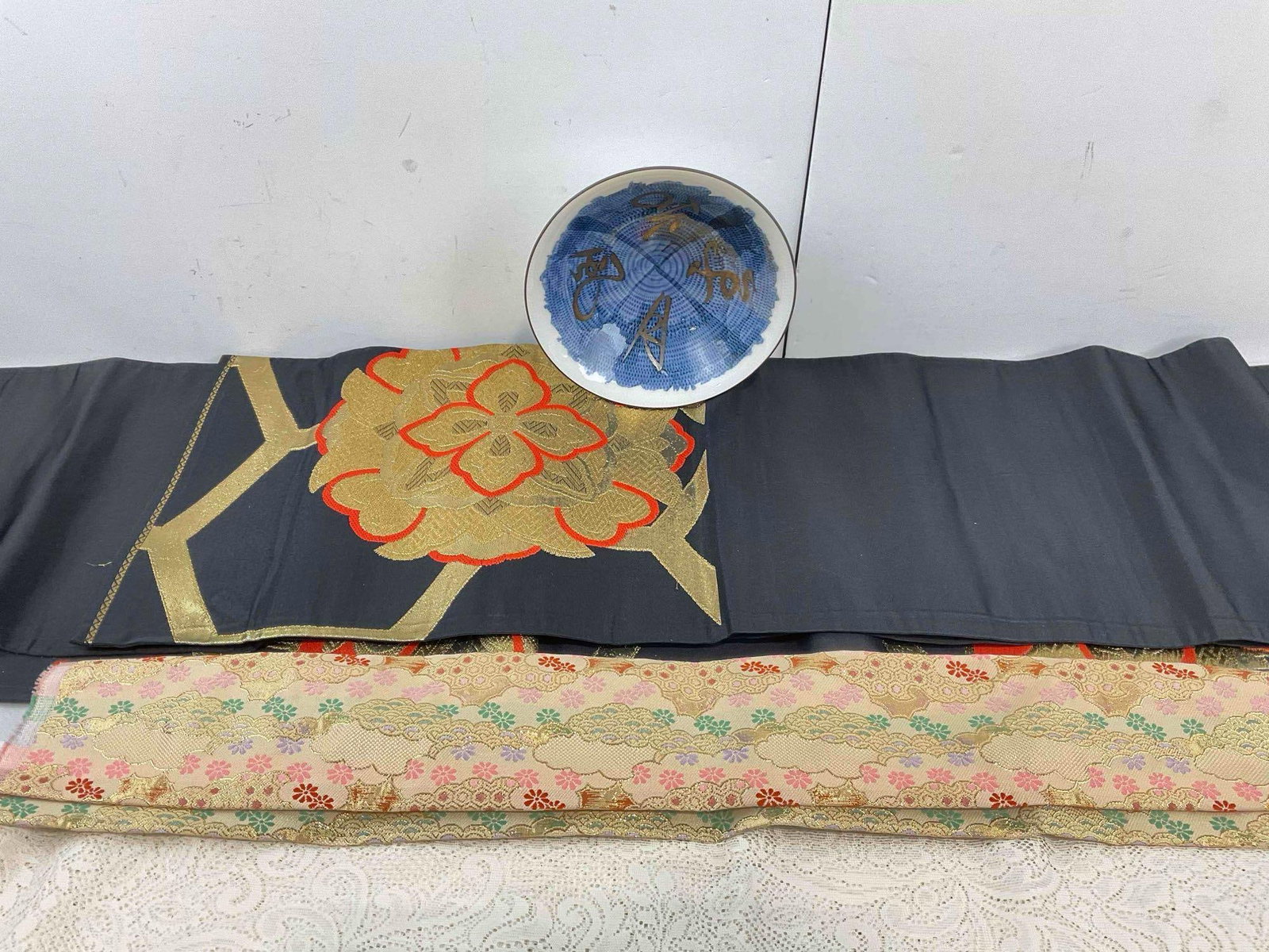 4 pcs Decorative Collection, incl. Japanese Ceramic Bowl, 2x Japanese Textiles & More! See pics. - 3