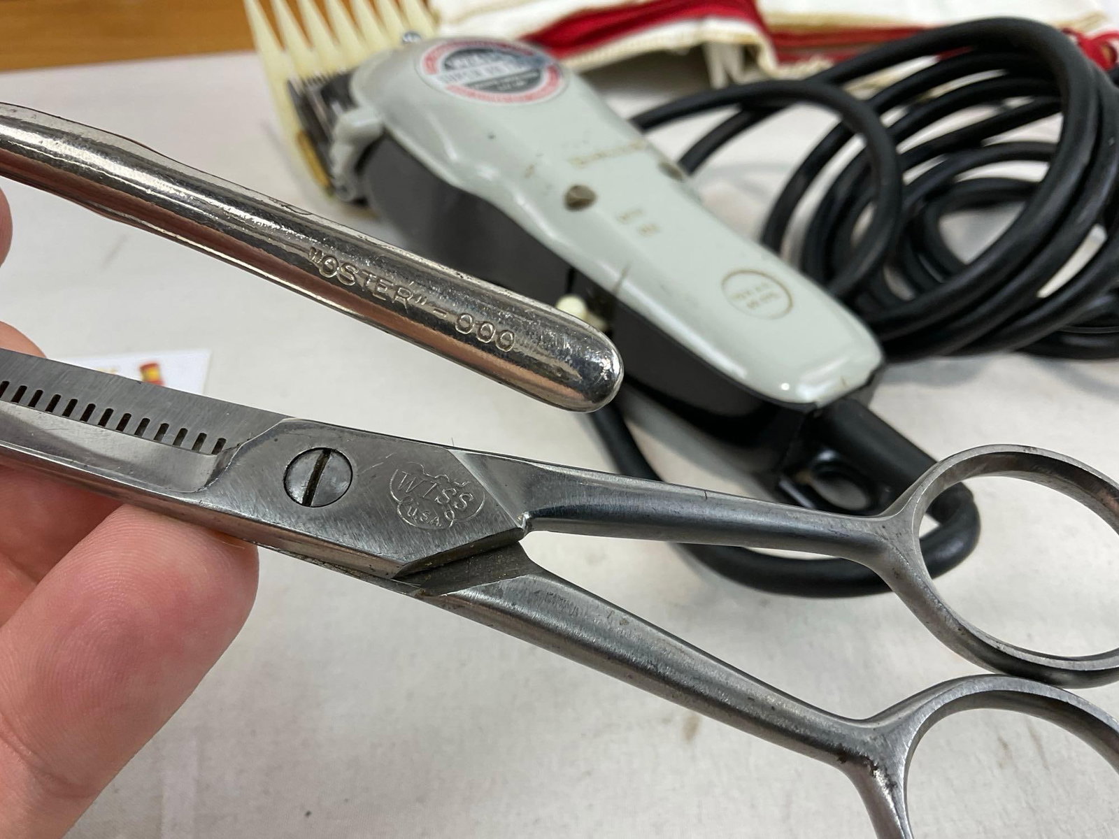 Barber Kit, Wahl Super 89 Taper Clippers, Cape, Thinner, & Hand Buzzer, in Wooden Case - 4