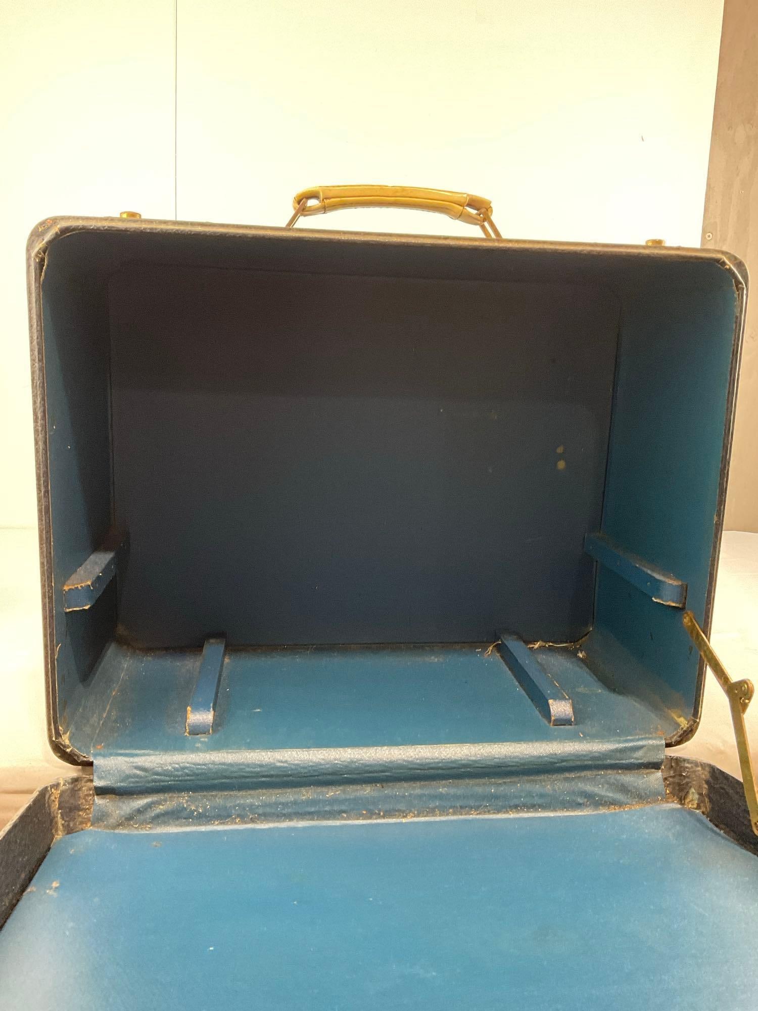 Vintage 1930s-40s Domestic Rotary Sewing Machine, model 153 w/Leather Case - 10