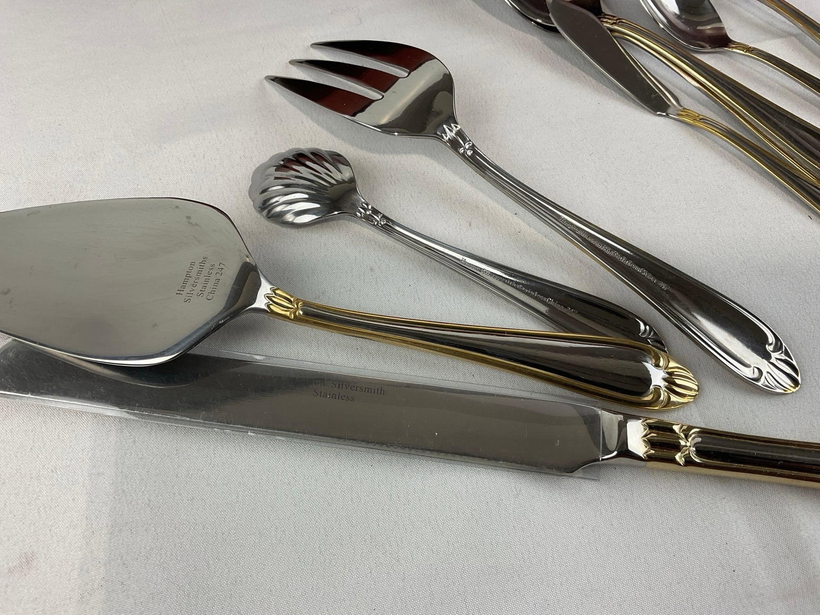 Hampton Silversmith Stainless Flatware Set, approx 70-80 pcs, in wooden case - 5