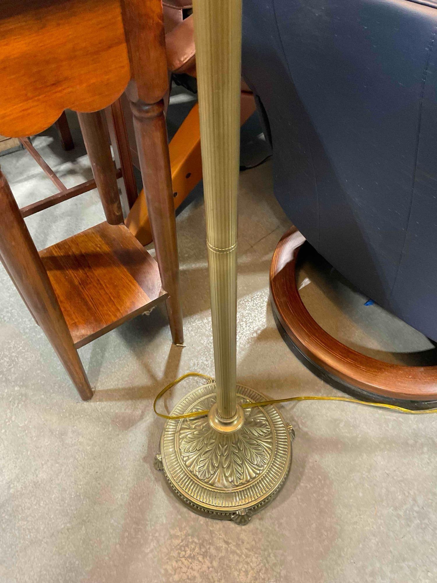 Vintage Brass Floor Lamp w/ 4 Lights & Cream Fabric Shade. Tested, Works. Good Condition. - 3