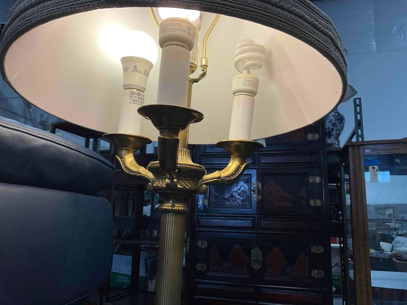 Vintage Brass Floor Lamp w/ 4 Lights & Cream Fabric Shade. Tested, Works. Good Condition. - 4