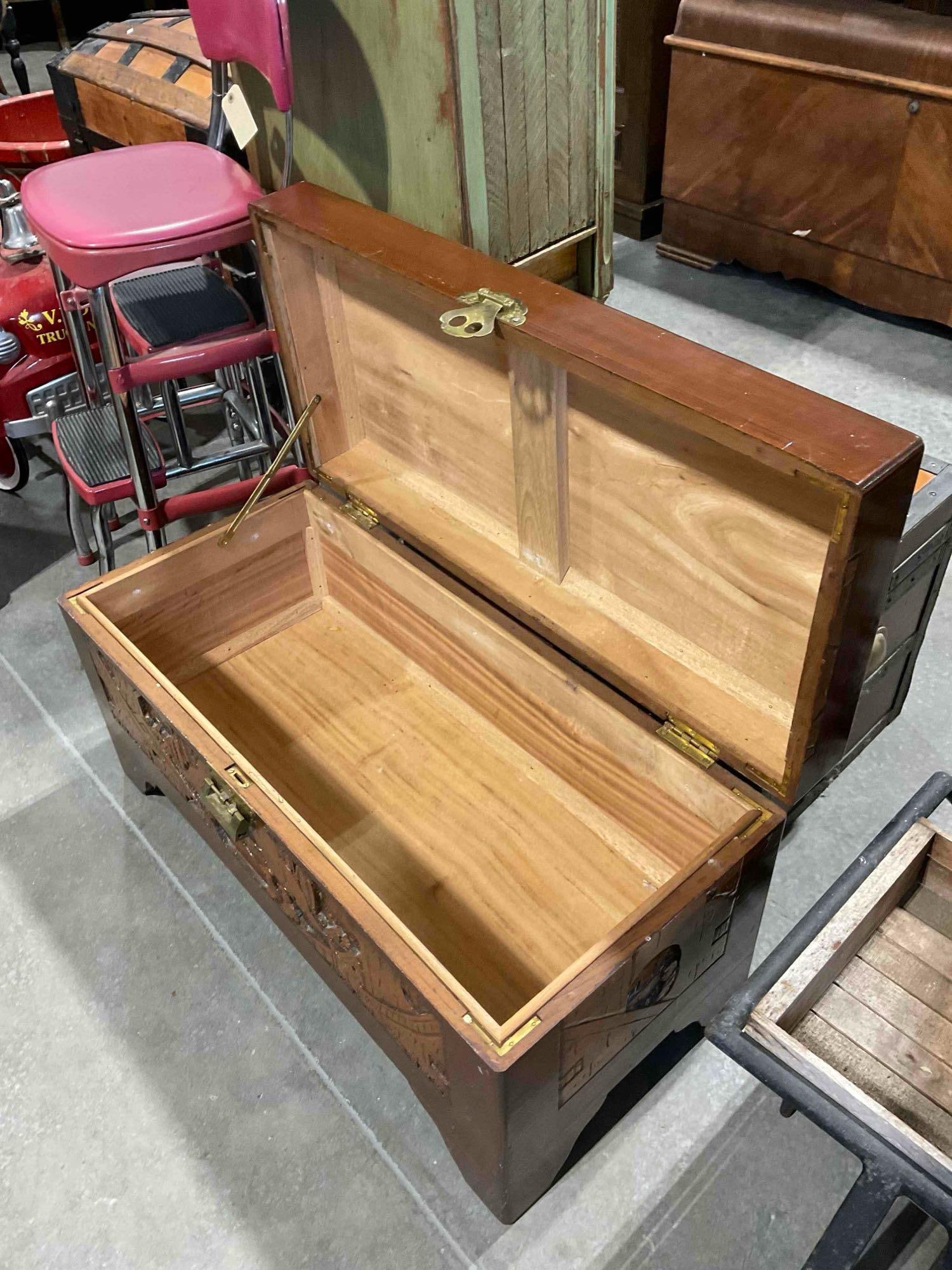 Vintage Asian Style Carved Wood Camphor Lined? Blanket Chest. Good Condition. See pics. - 6