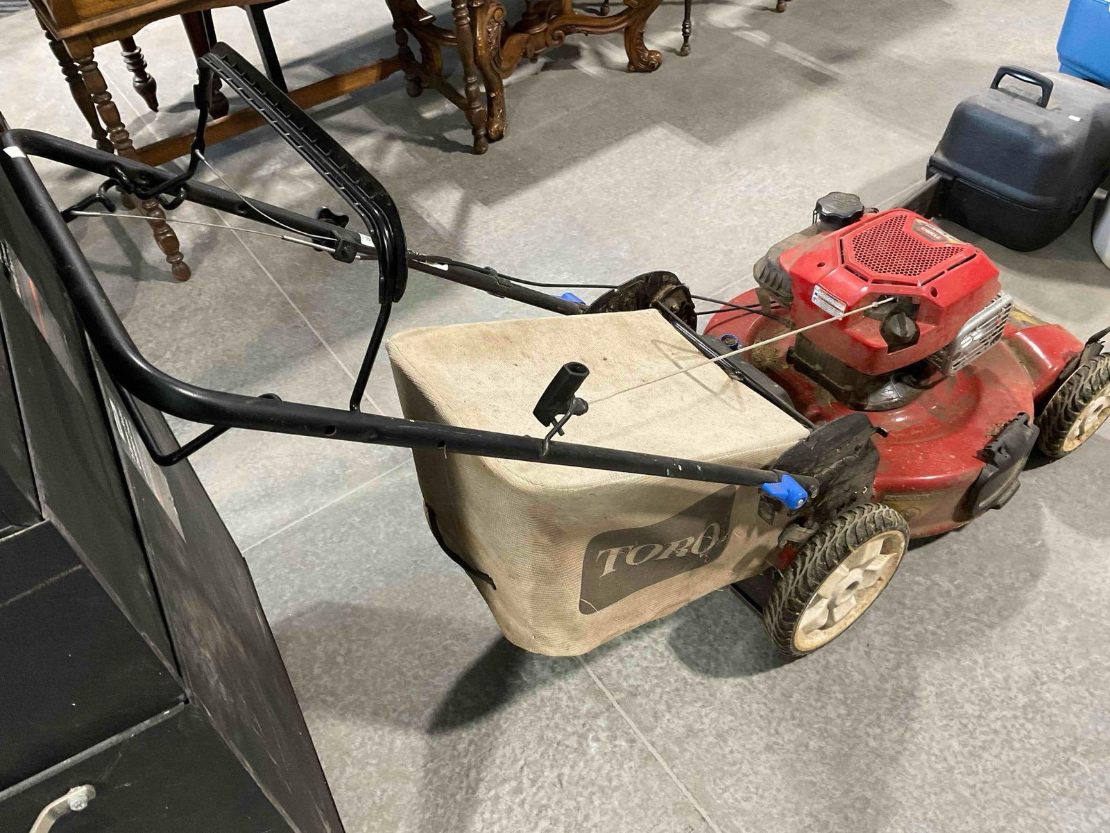 Toro Recycler 22" Gas Powered Lawn Mower w/ SmartStow. Tested, Works. Good Condition. - 4