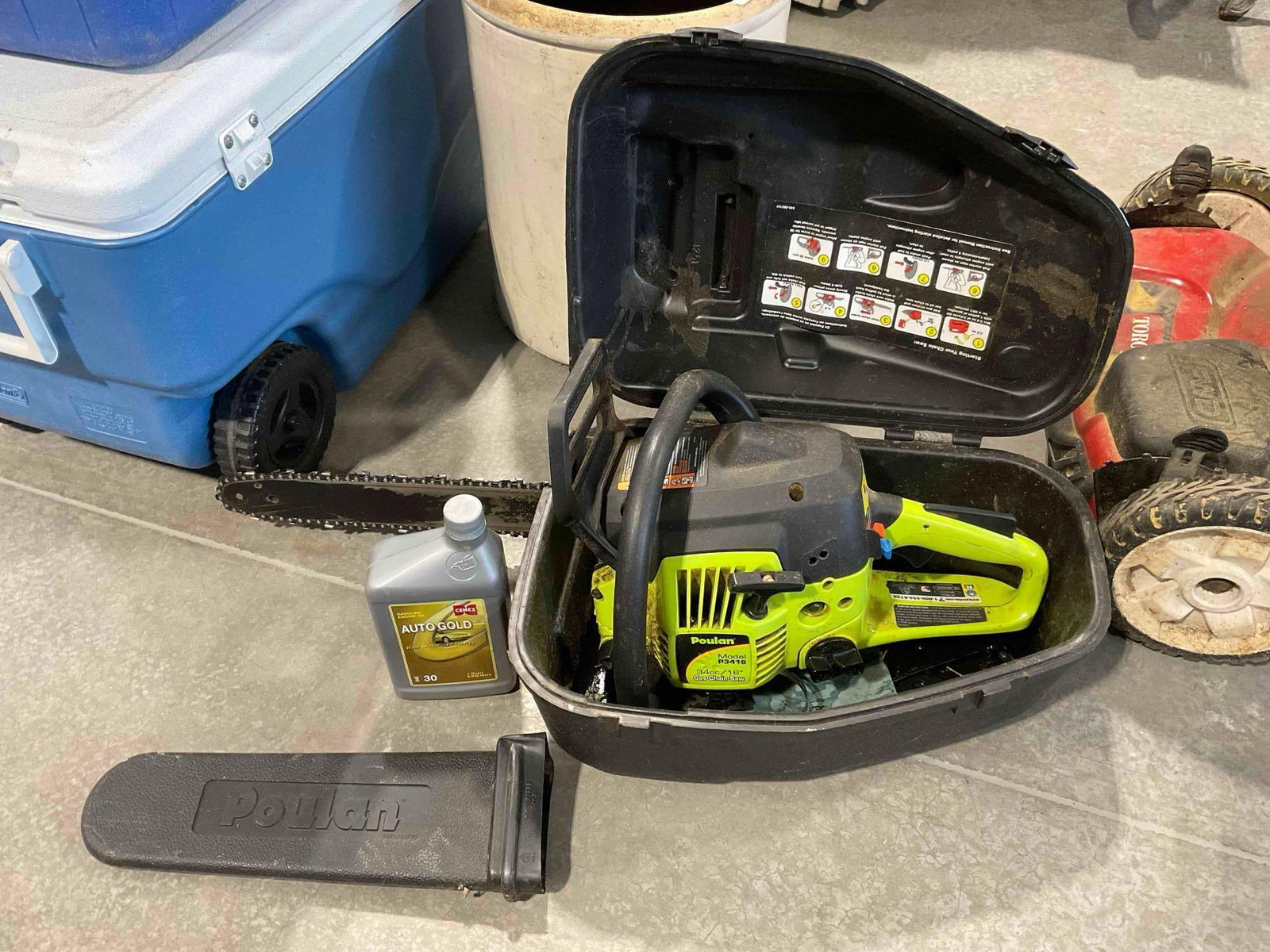 POULAN 34CC/16" Gas Chain Saw w/ Carrying Case Model P3416. Working at Consignor's. (1 of 7)