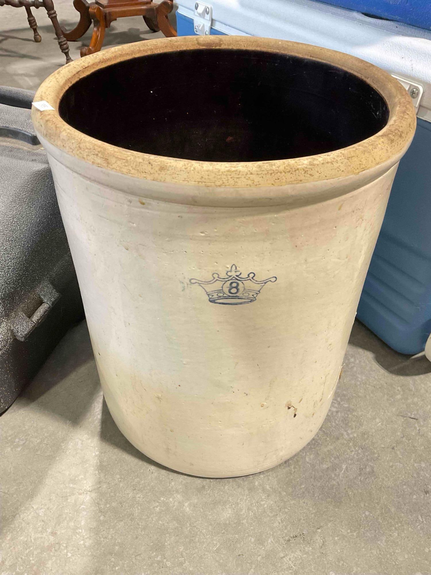 Antique Robinson Ransbottom 8-Gallon Stoneware Crock. Good Condition. See pics.: Antique Robinson Ransbottom 8-Gallon Stoneware Crock. Good Condition. Minor wear indicative of age and use, otherwise looks to be in good condition. Measures 14" x 14" x 17" DM-5860 *Freight