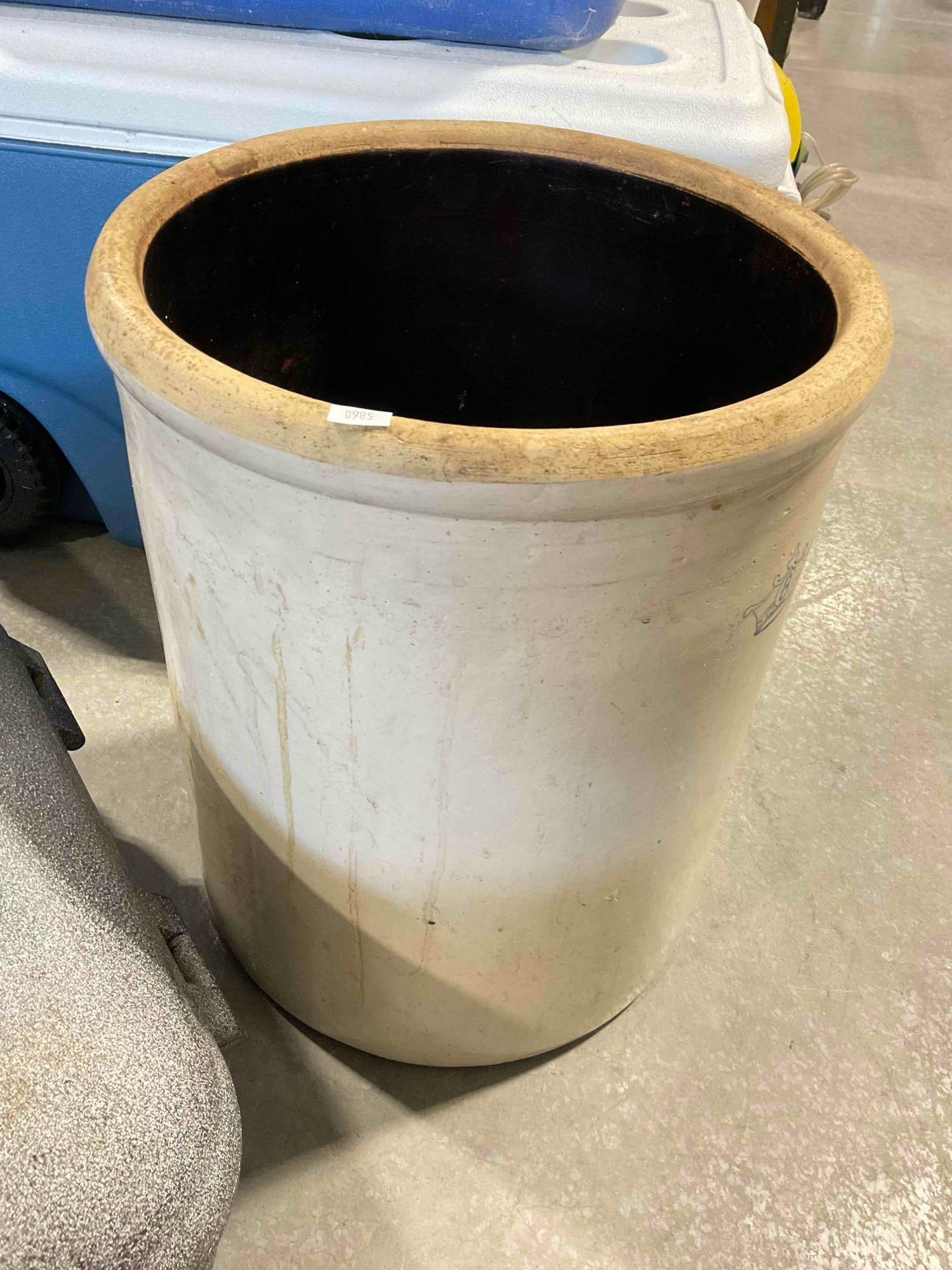 Antique Robinson Ransbottom 8-Gallon Stoneware Crock. Good Condition. See pics. - 2