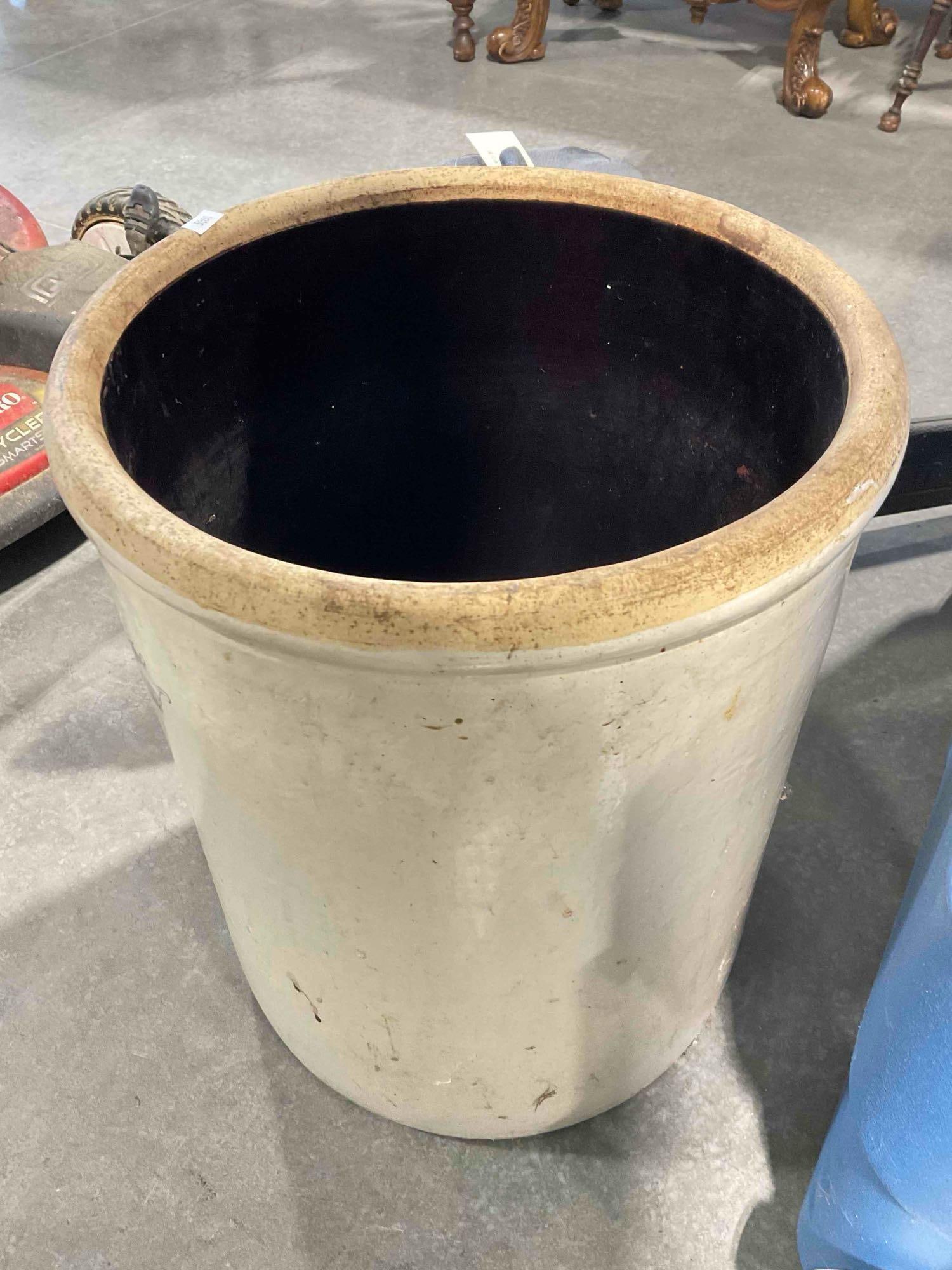Antique Robinson Ransbottom 8-Gallon Stoneware Crock. Good Condition. See pics. - 3