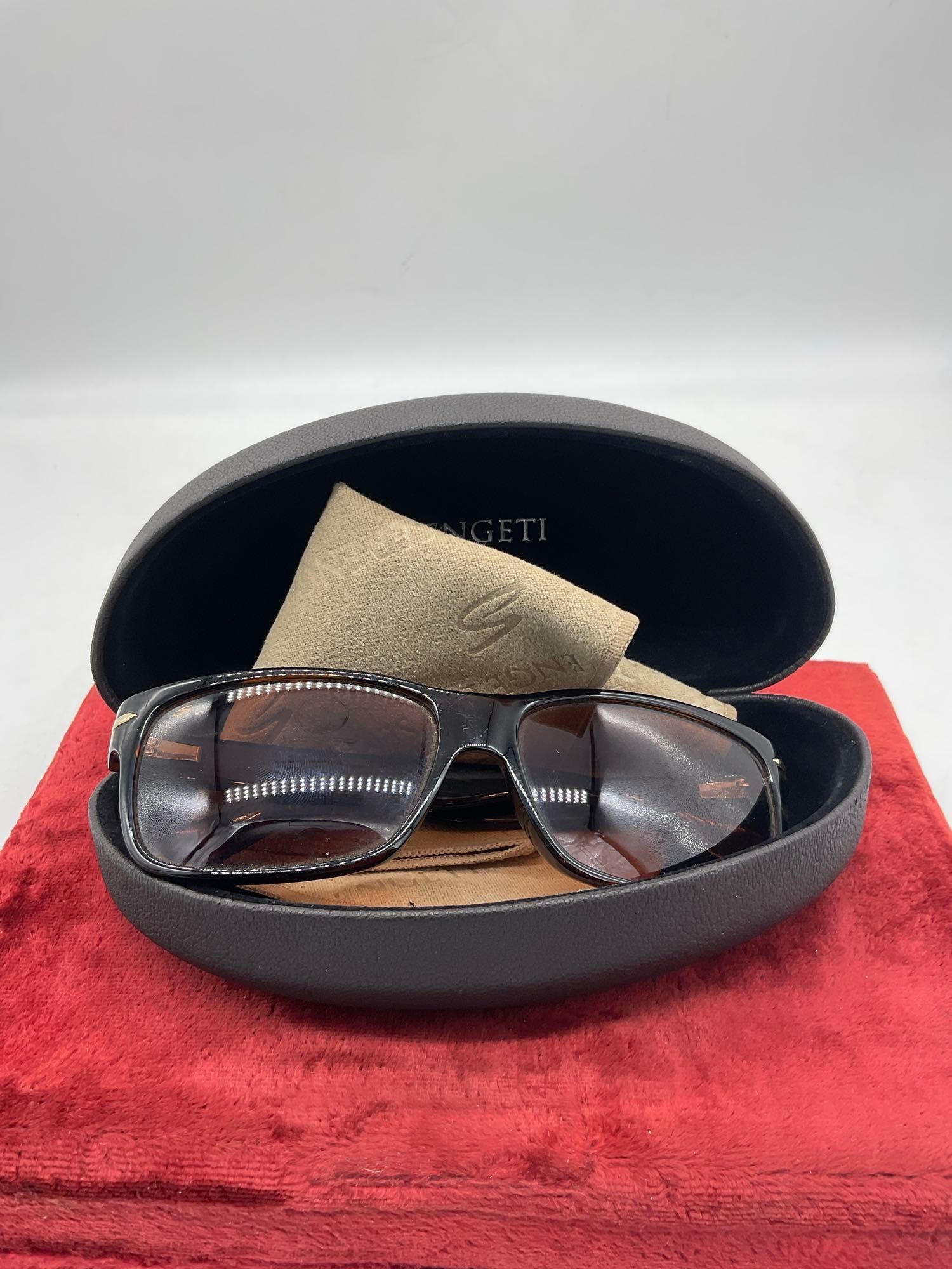 Vintage Pair of High end Men's Serengeti fontana 7408 Sunglasses in OG case Nice conditon - 4